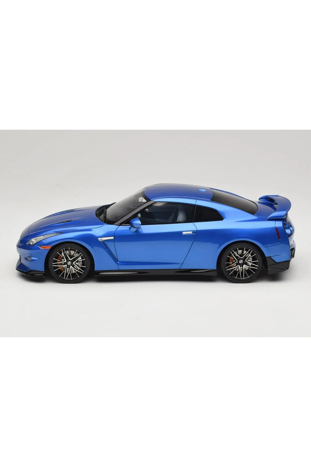 مدل خودرو 1:18 GT SPIRIT 2024 نیسان R R35 SKYLINE EDITION BAYSIDE BLUE اورجینال Gtspirit
