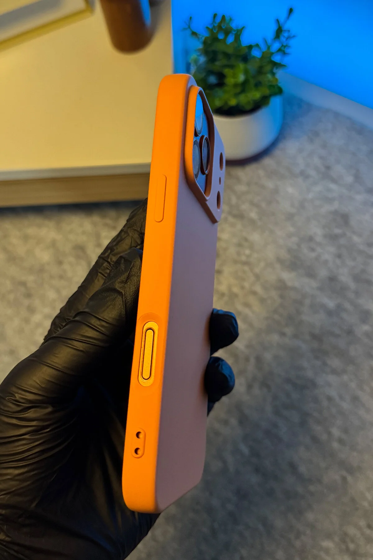 کاور و قاب گوشی سیلیکونی نرم مخملی با محافظ بیرون زدگی دوربین برای IPHONE 17 PRO MAX سازگار WANNA PROTECT