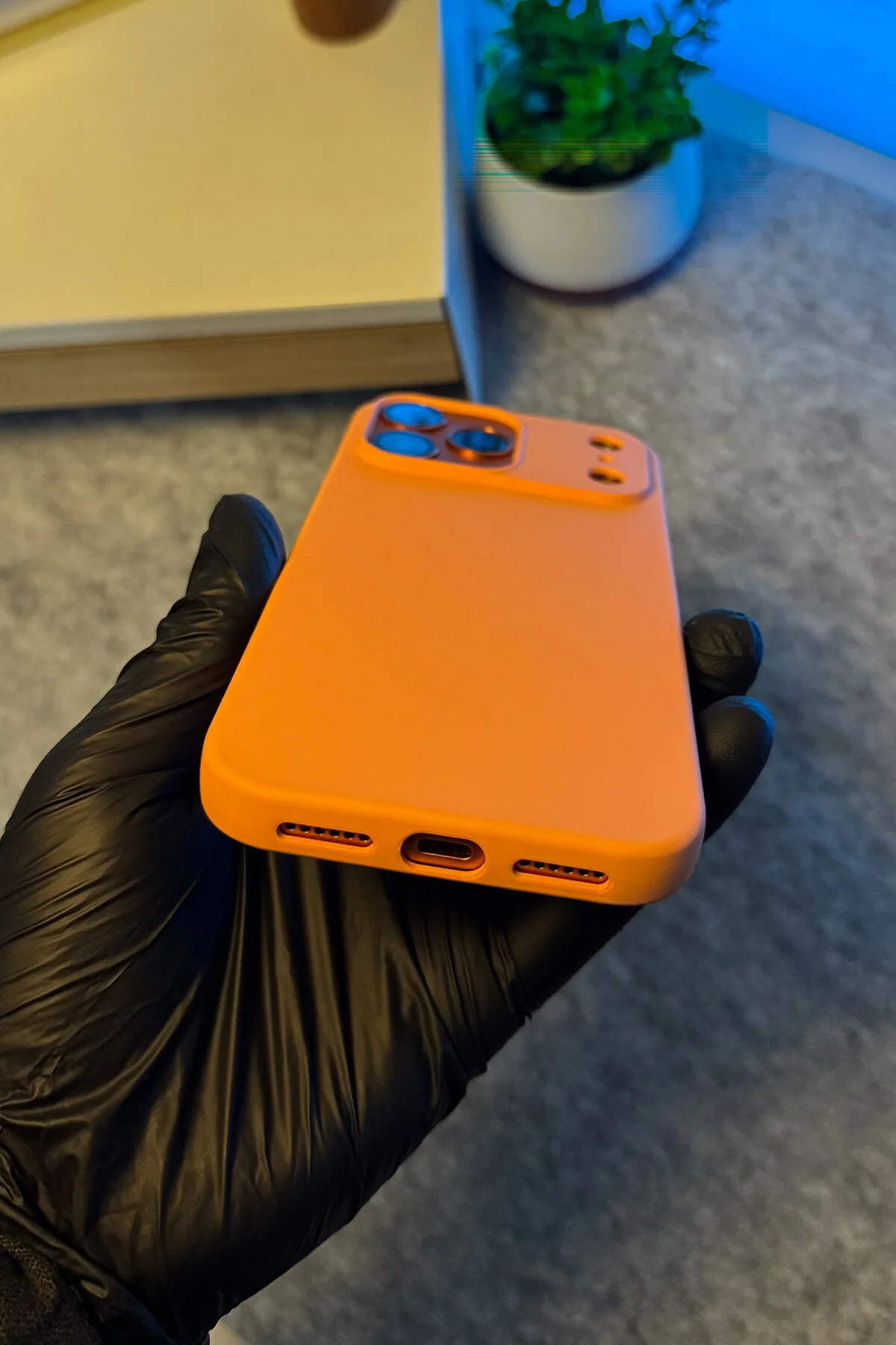 کاور و قاب گوشی سیلیکونی نرم مخملی با محافظ بیرون زدگی دوربین برای IPHONE 17 PRO MAX سازگار WANNA PROTECT