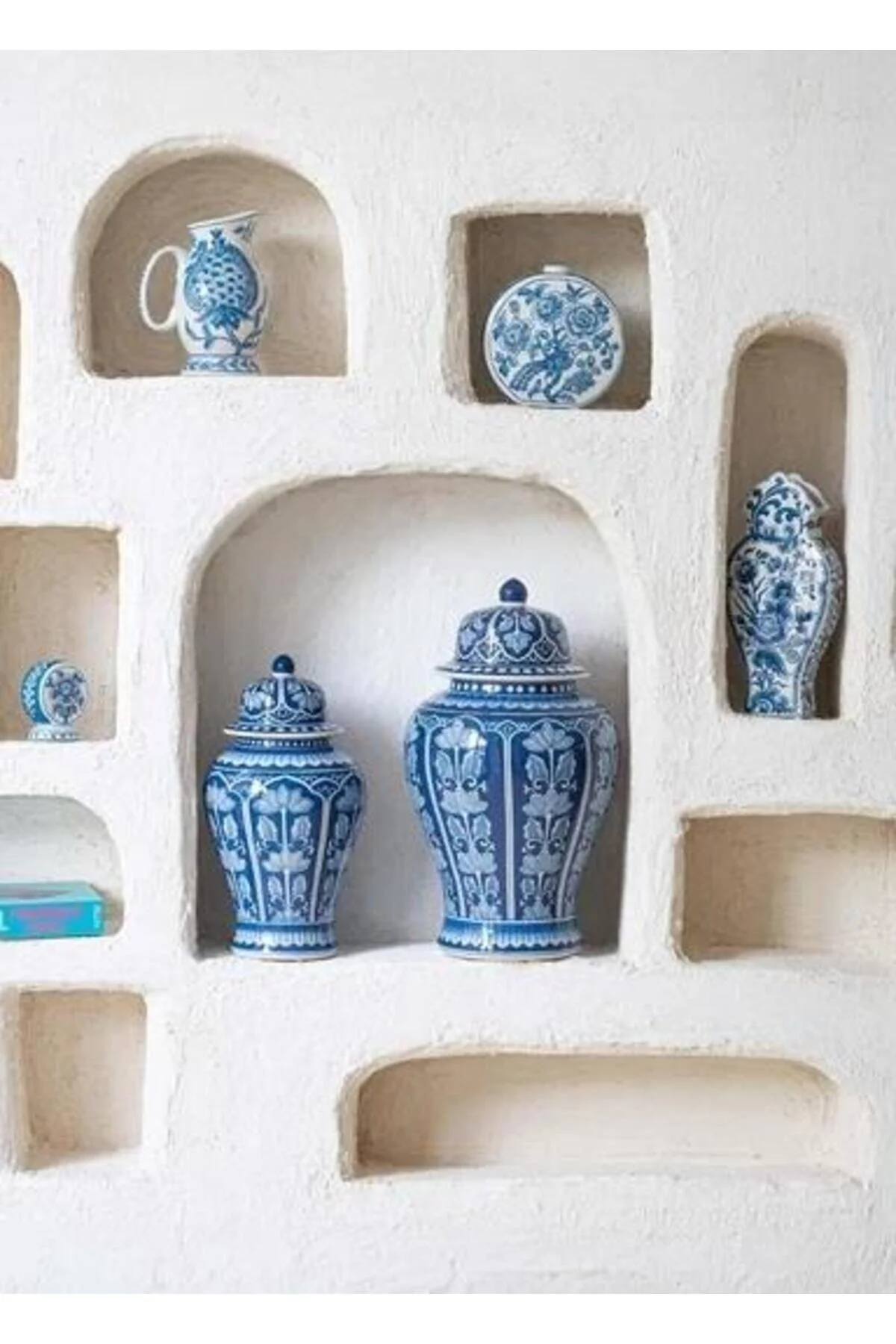 اشیاء دکوراتیو و مجسمه مکعب با درب تزئینی سرمهای آبی 26X26X47 CM KUP0090 The Mia