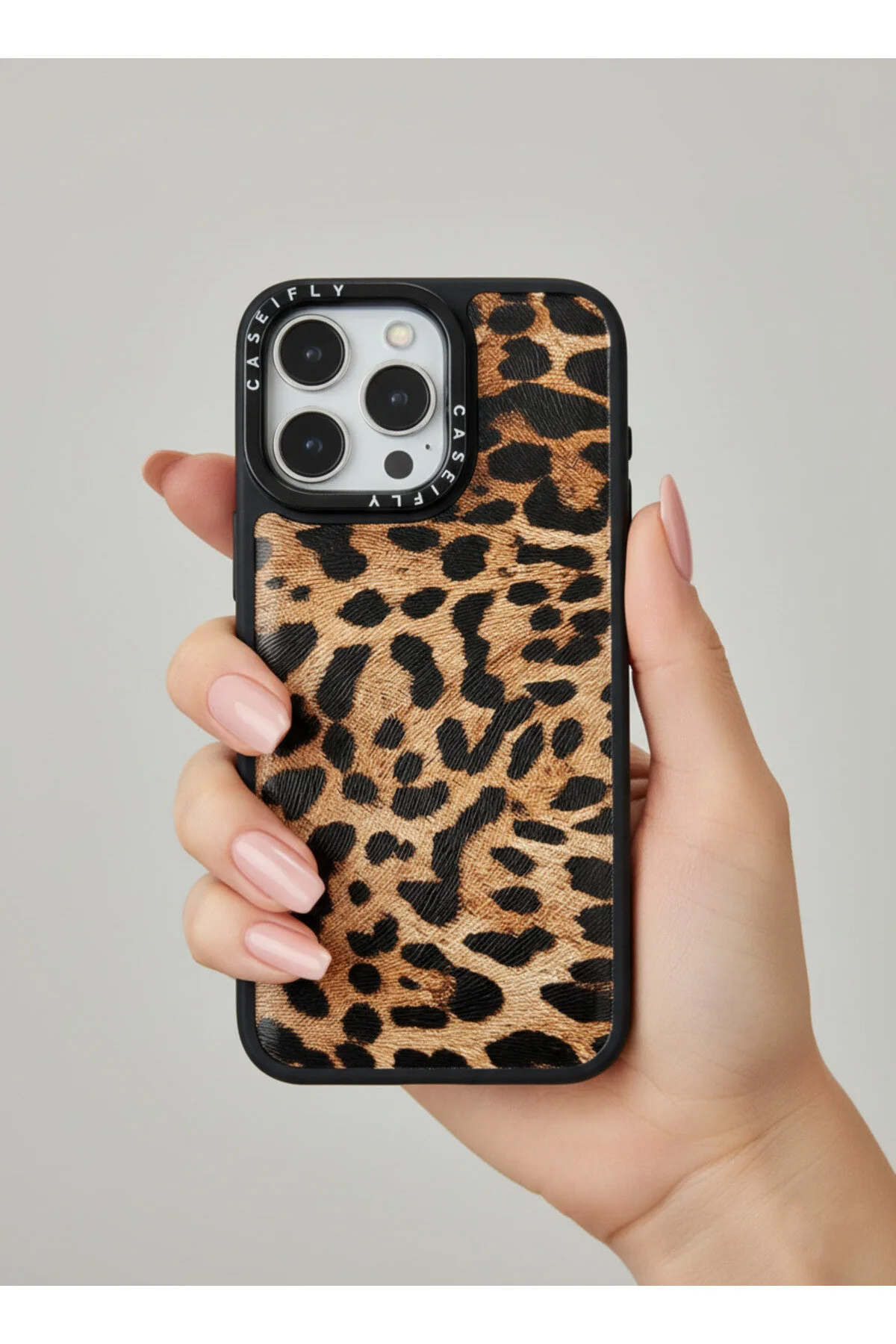 کاور و قاب طراحی شیک گوشی ضربه گیر با ویژگی های برجسته پلنگی سازگار مدل IPHONE 14 15 OITA