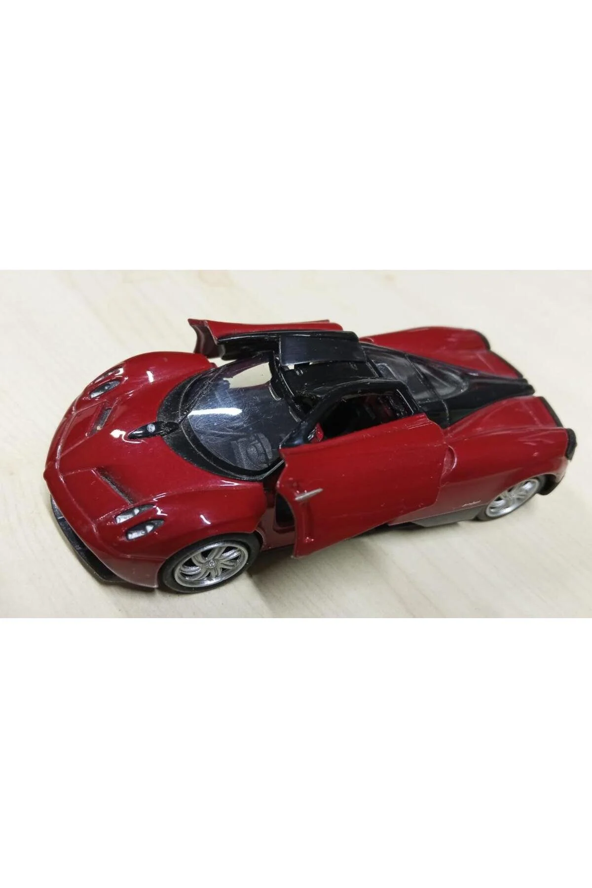 مدل خودرو اسباب بازی ماشین فلزی 1 36 چک قطره قرمز PAGANI HUAYRA اورجینال WELLY