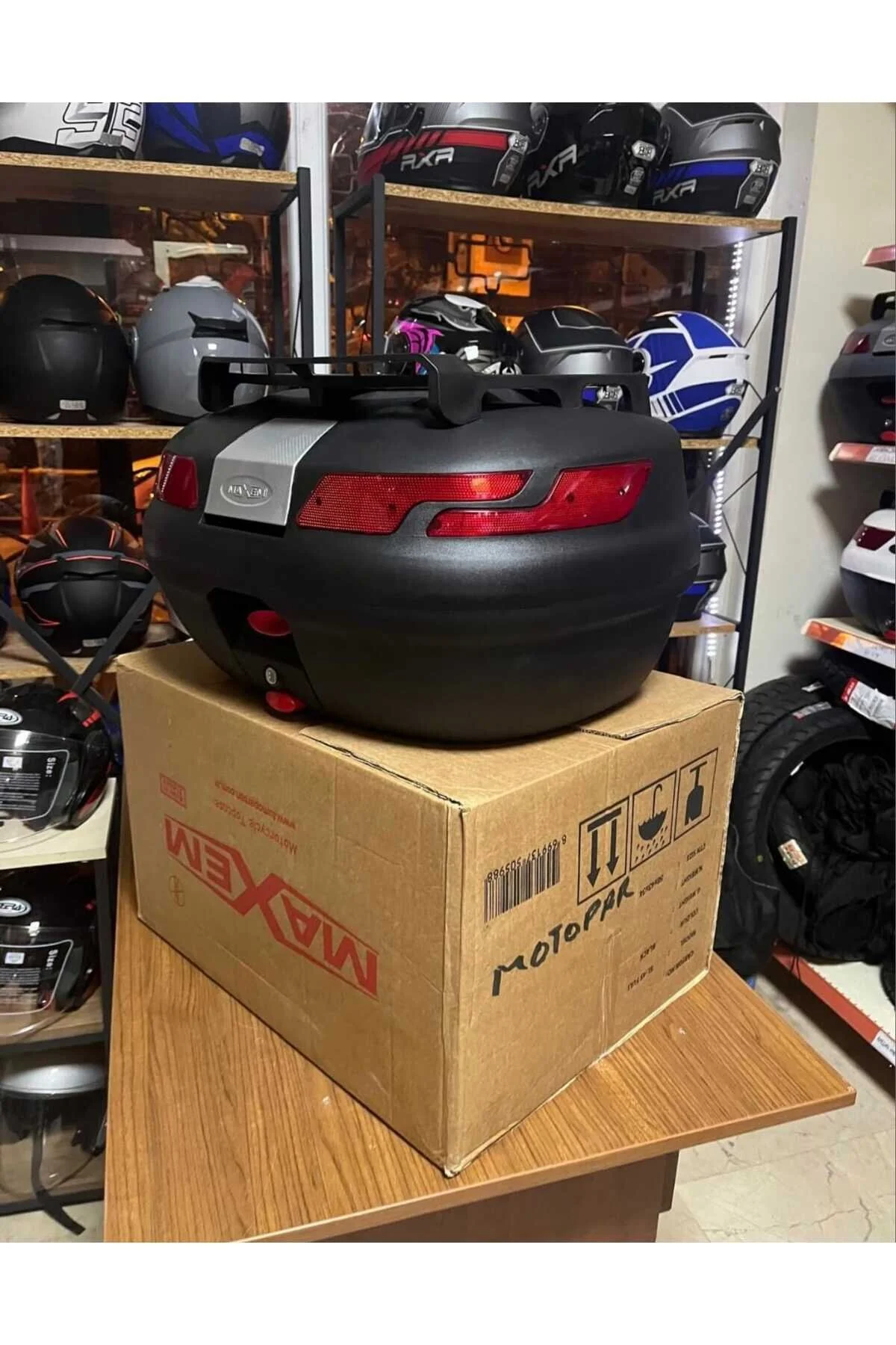 کیف موتورسیکلت کیسه چمدان بالا MAXEM 45 SL BACKSTORE TOPCASE مشکی NAZİLLİ AVM