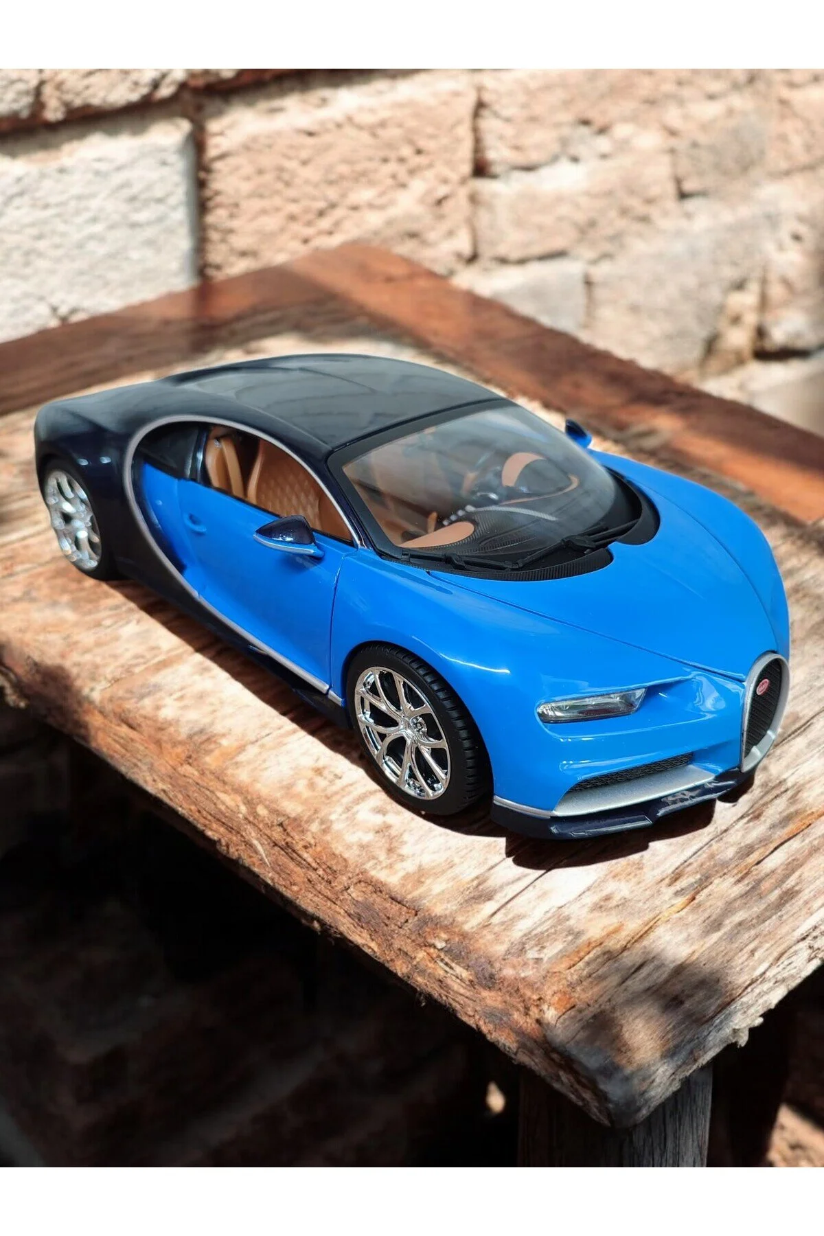 مدل خودرو ماشین کلکسیونی BUGATTI CHIRON 1:18 SCALE BLUE DIE CAST فلزی اصلی اورجینال Burago