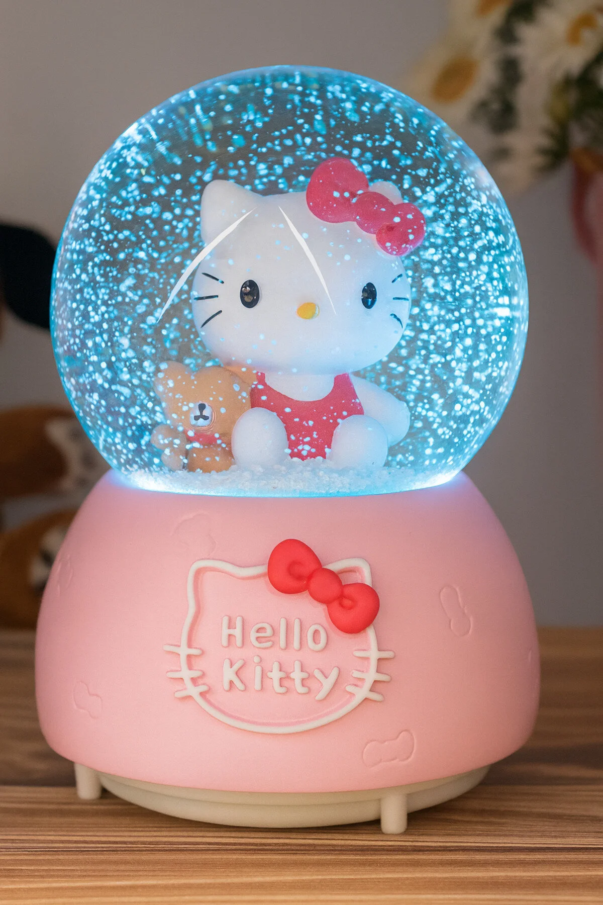گوی برفی سایز بزرگ HELLO KITTY SNOW GLOBE با موسیقی و انیمیشن موتور اسپری برف از ترکیه MİEN