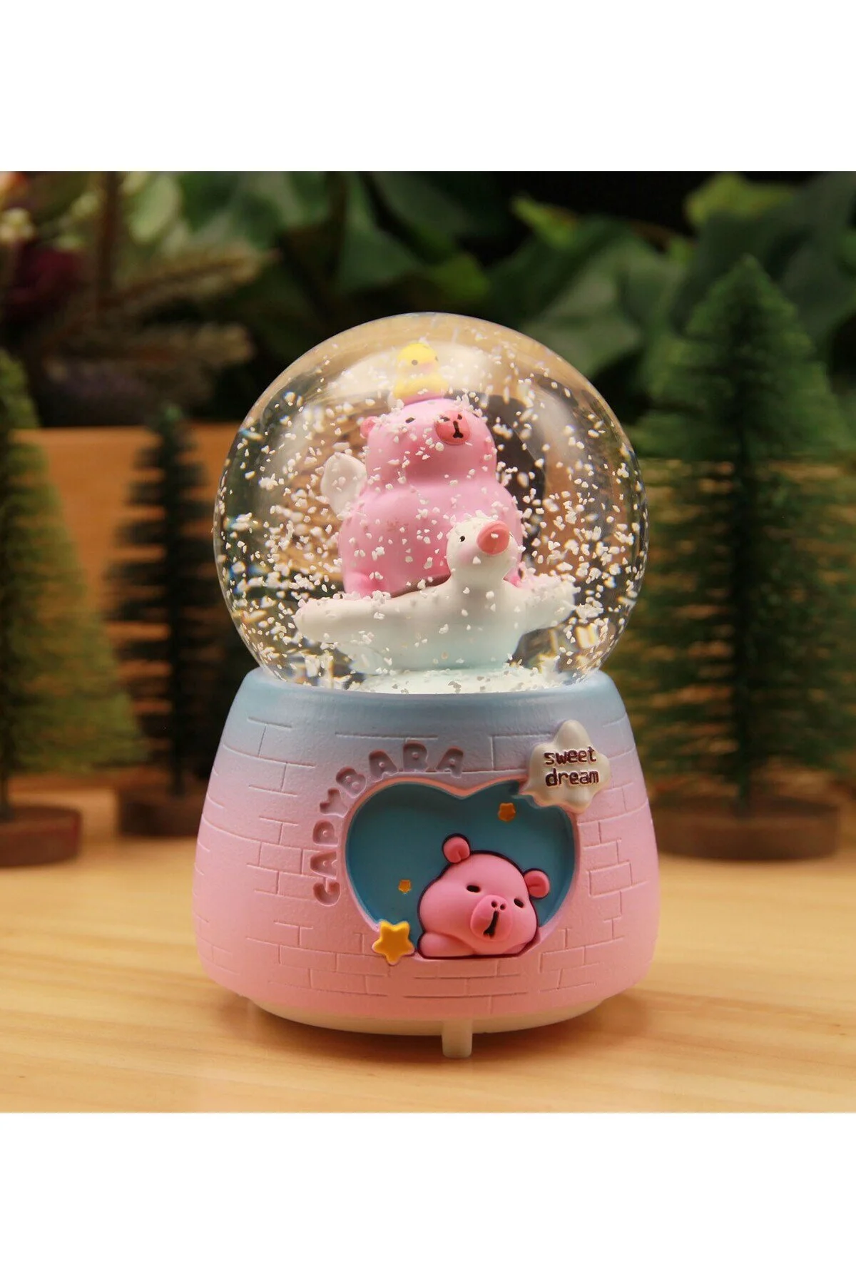 گوی برفی CAPYBARA SNOW GLOBE با نور و موزیک در اندازه بزرگ صورتی از ترکیه HEDİYEBİZİZ