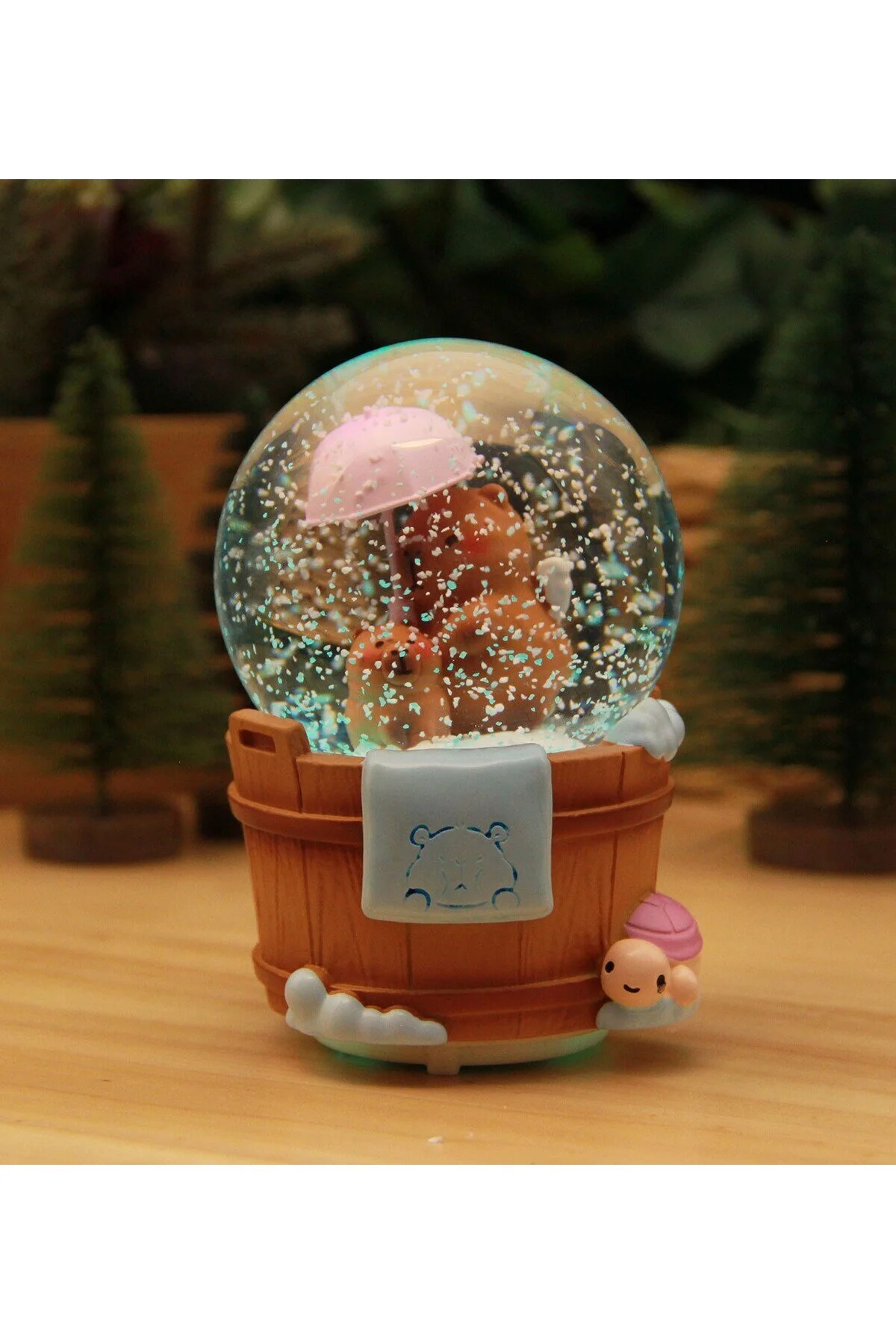 گوی برفی CAPYBARA SNOW GLOBE با نور و موسیقی در اندازه بزرگ B از ترکیه HEDİYEBİZİZ