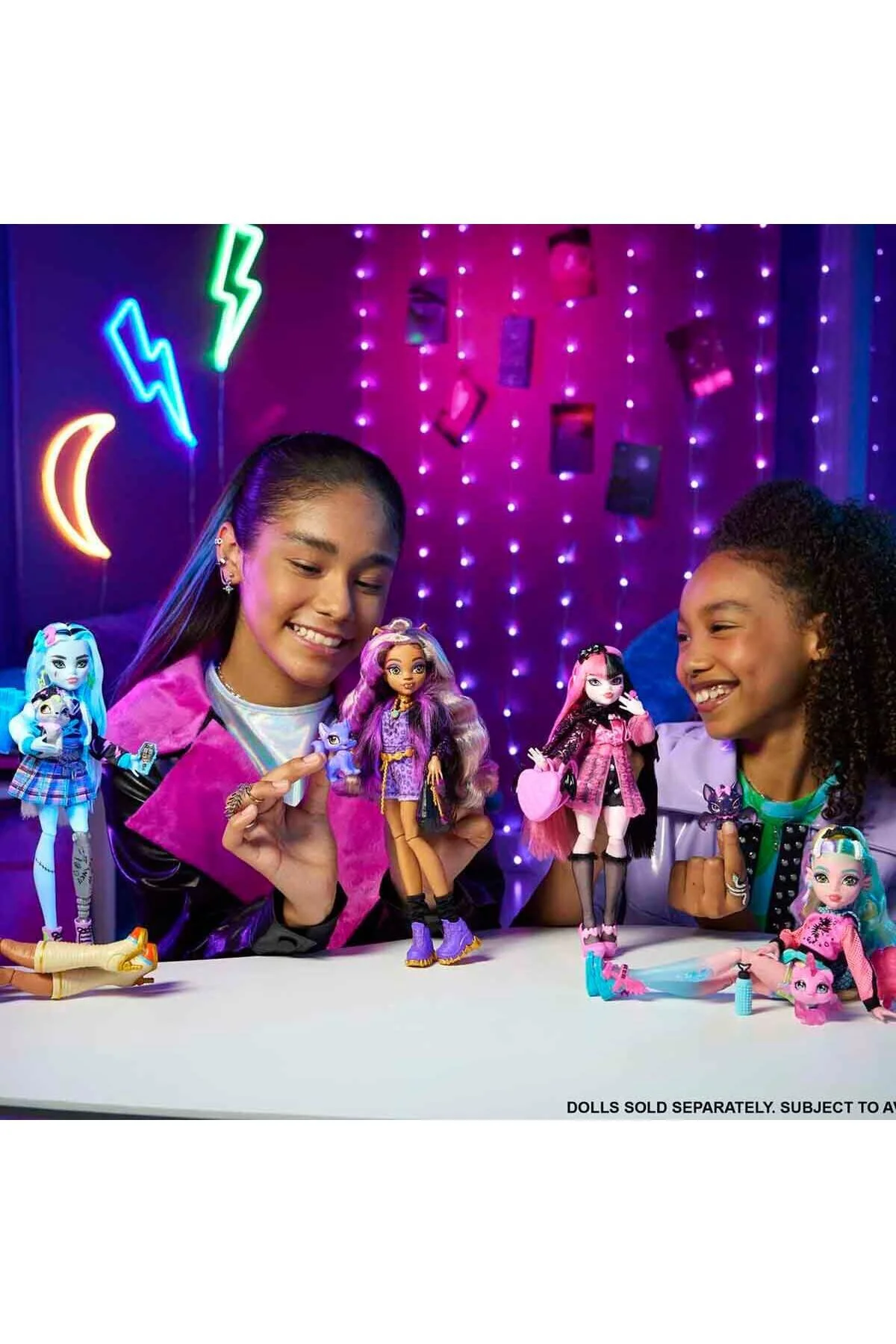عروسک های مدل دوستان جالب عجیب و غریب DRACULAURA | HRP64 MONSTER HIGH