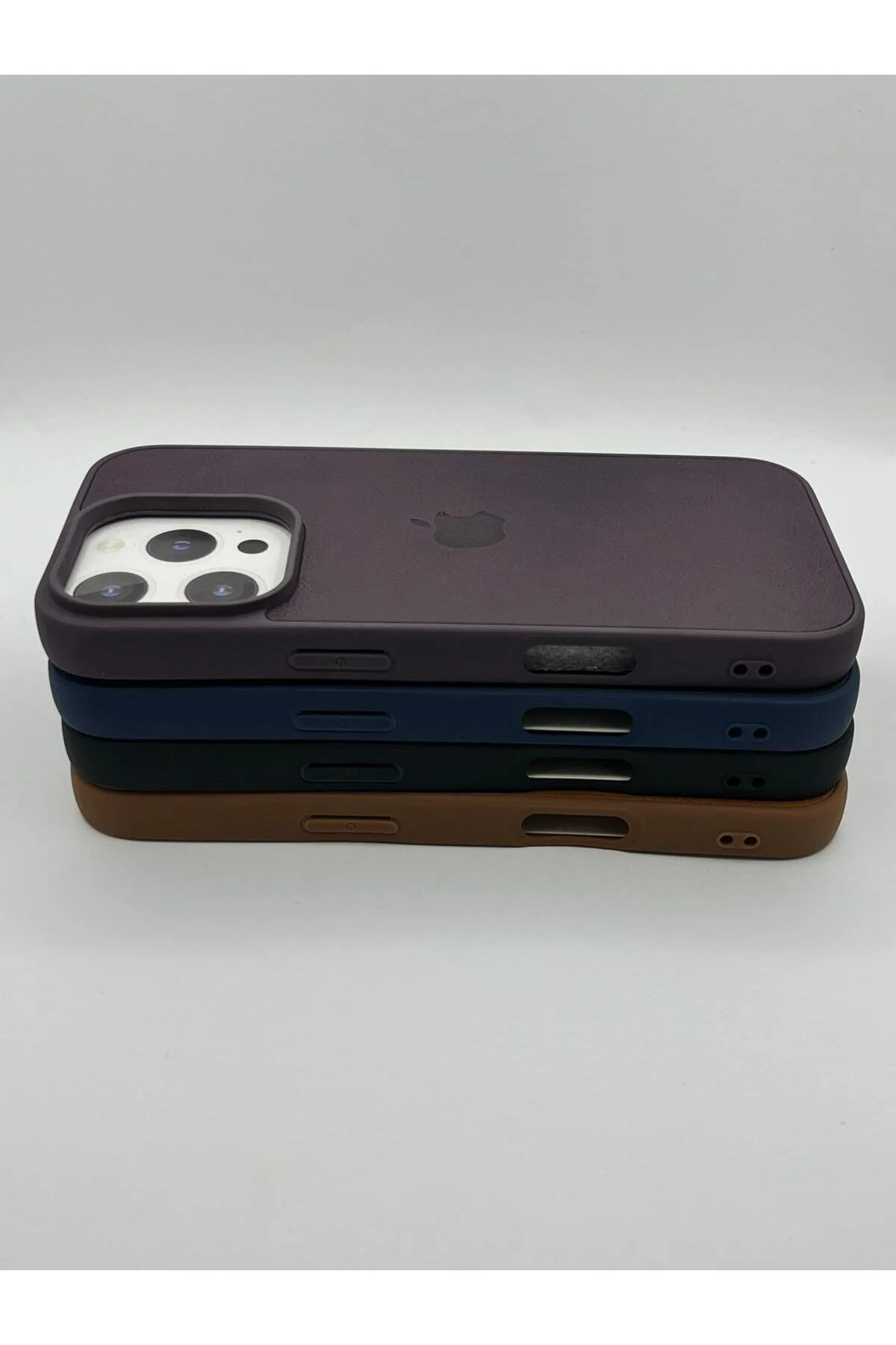 کاور و قاب چرمی سازگار با IPHONE 16 PRO DOSTECH