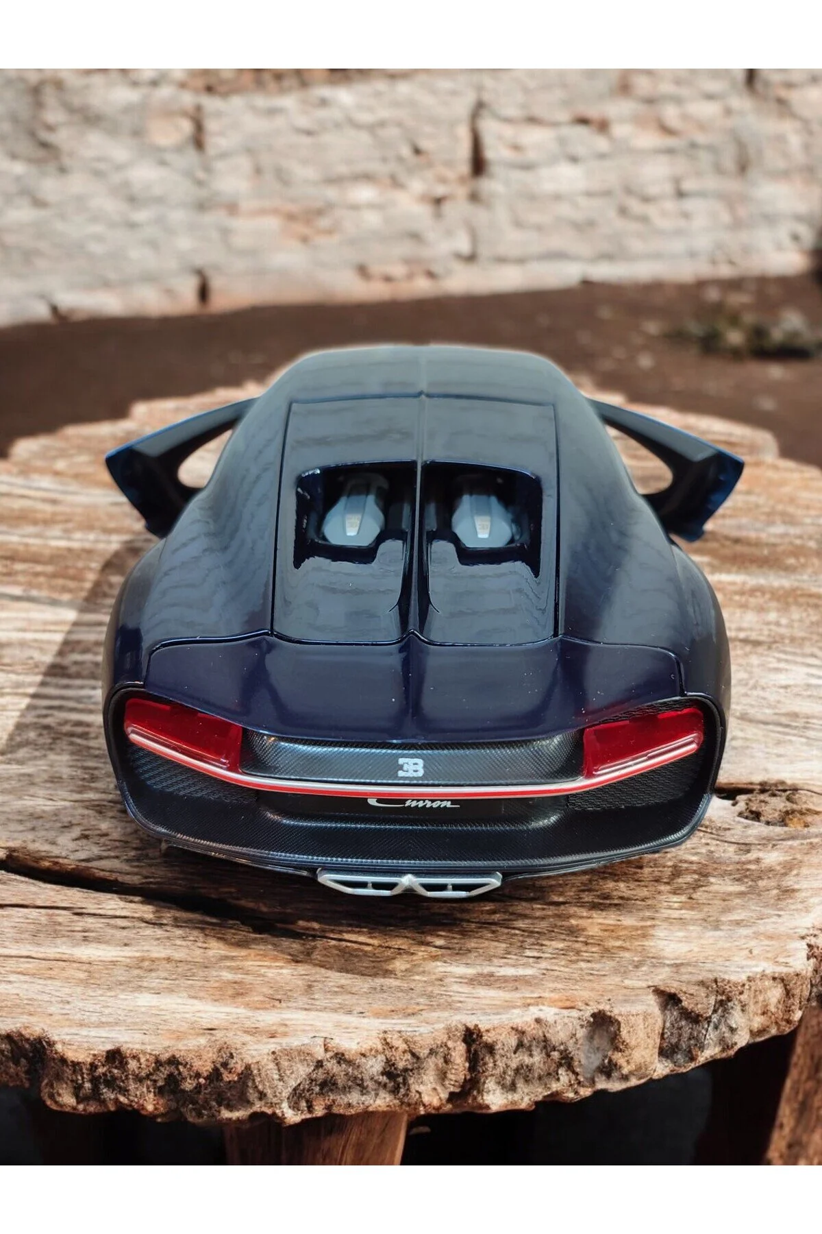 مدل خودرو ماشین کلکسیونی BUGATTI CHIRON 1:18 SCALE BLUE DIE CAST فلزی اصلی اورجینال Burago