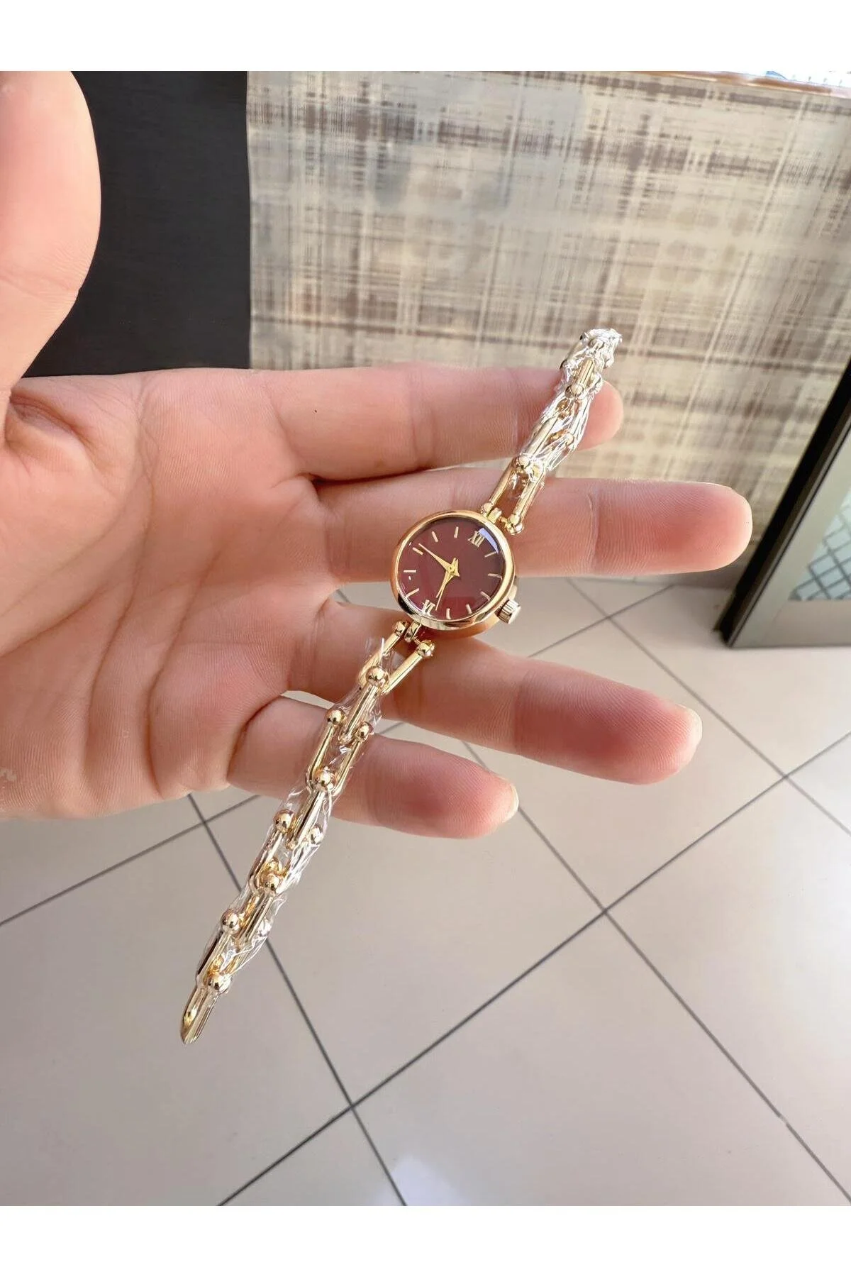 ساعت مچی زنانه مینیمال TIFF CORD LOOQ