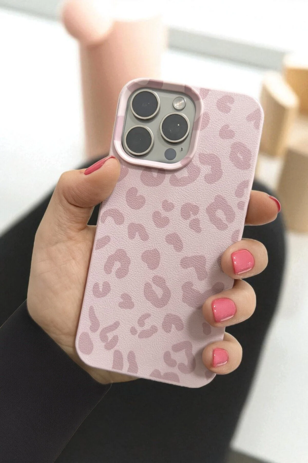 کاور و قاب سیلیکونی نرم با طرح پلنگ صورتی سازگار IPHONE 13 PRO MAX KVK PRİVACY