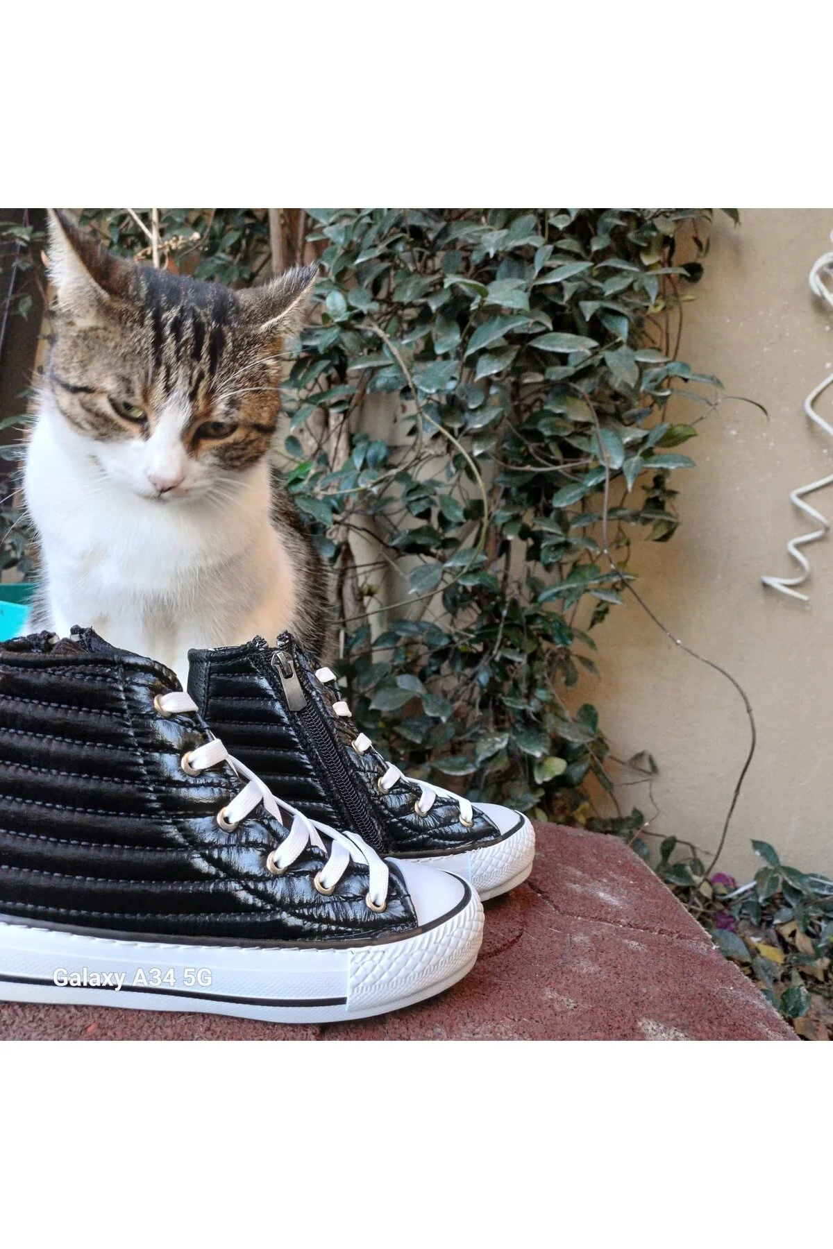 چکمه و بوت کفش دخترانه مدل پاراشوت فیبر بدون روشنایی بین سایزهای 31 35 Scarpe Magiche