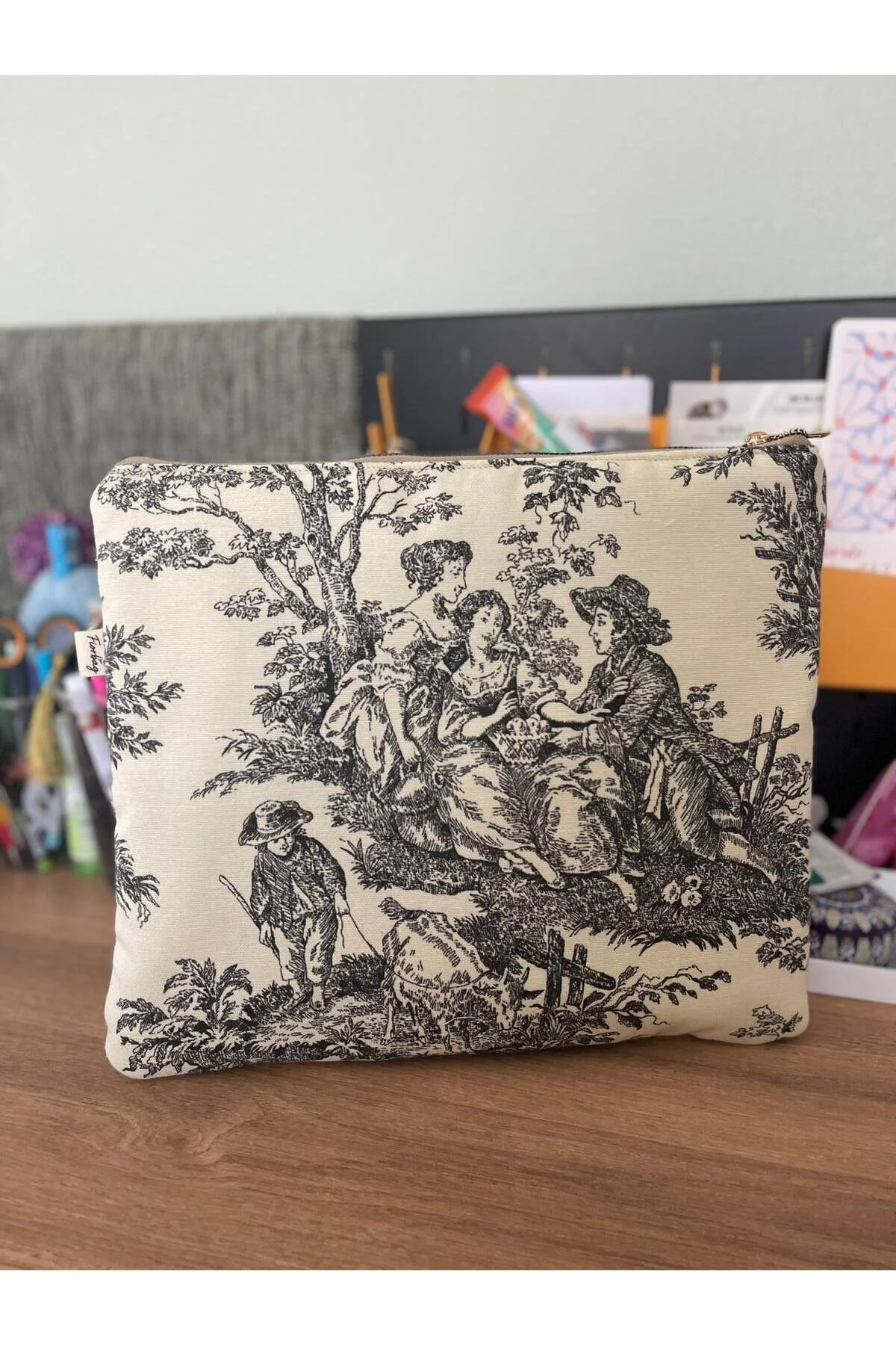 کاور تبلت کیف دستی طرحدار TOILE DE JOUY 13 اینچی زنانه بدون بند غیررسمی Fiorbag