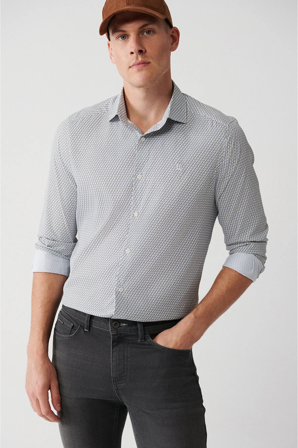 پیراهن / بلوز دکمه دار خاکستری مردانه مسافرتی چاپی کلاسیک Grey Collar آوا Avva