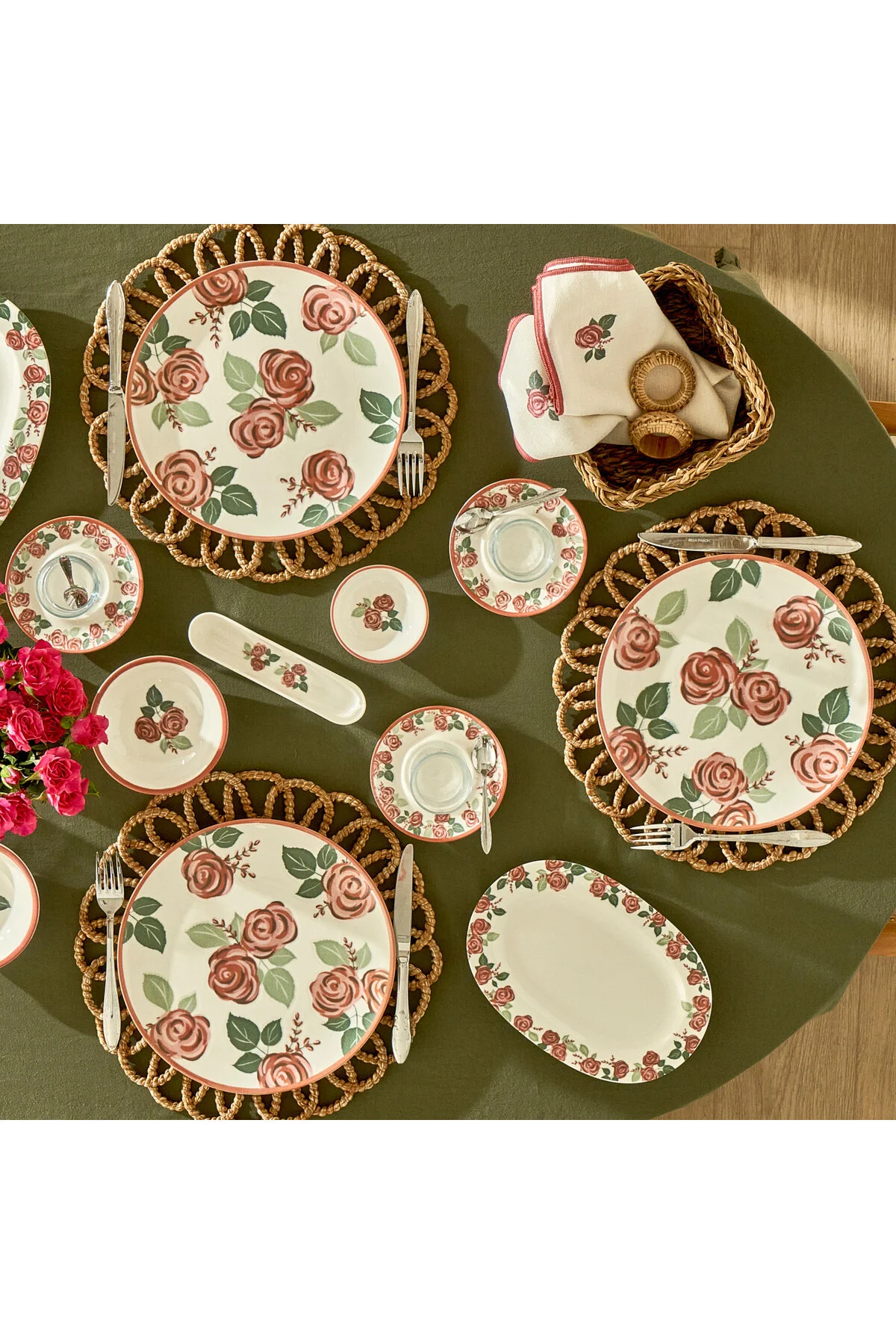 ست صبحانه گل رز چینی 26 قطعه 6 نفره بلا میسون Bella Maison
