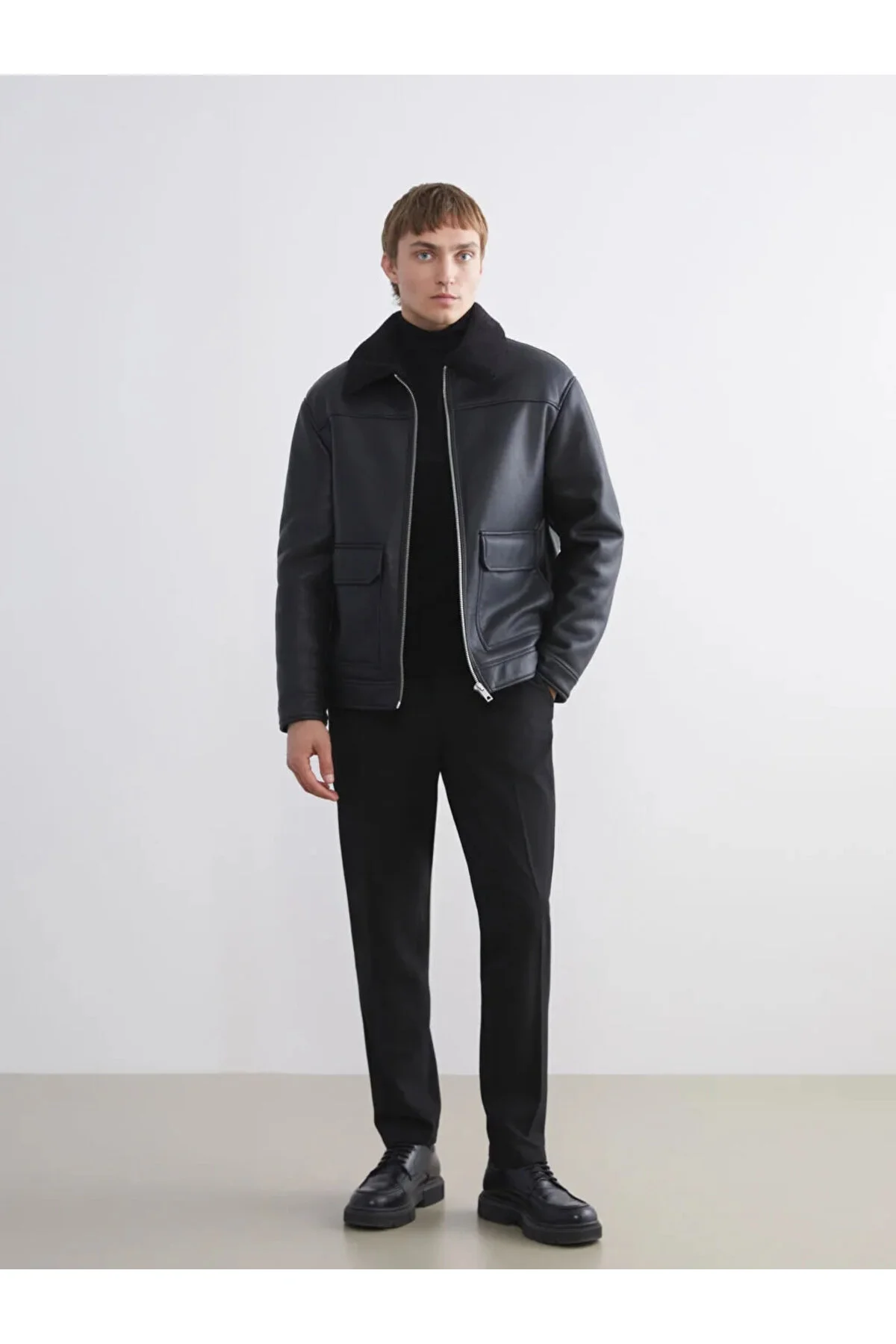 کاپشن کت مردانه مشکی یقه خز VISION STANDARD REGULAR FIT LEATHER LOOK LC Waikiki