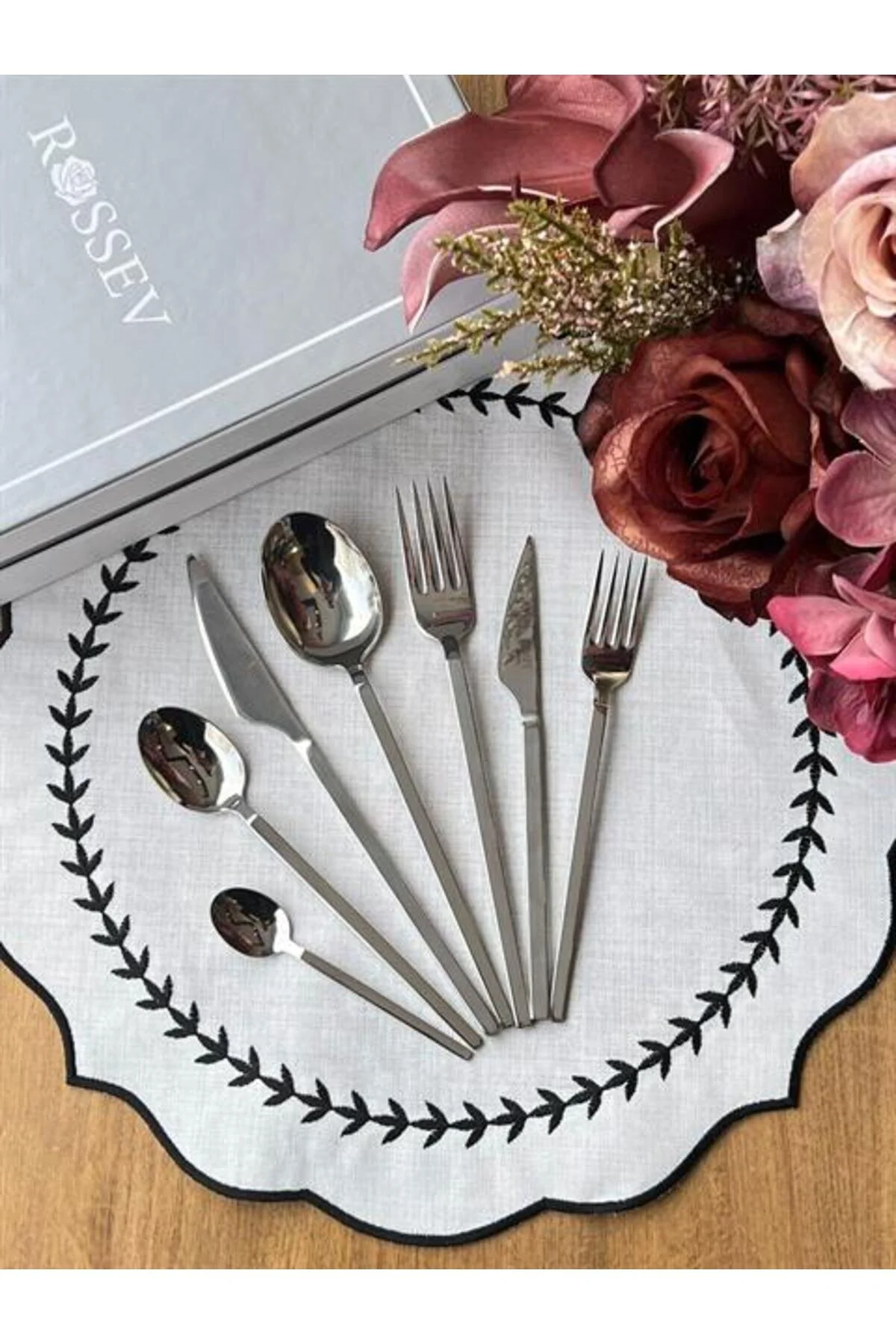 قاشق چنگال و چاقو CARRE SILVER 42 قطعه چاقوی مجموعه ROSSEV