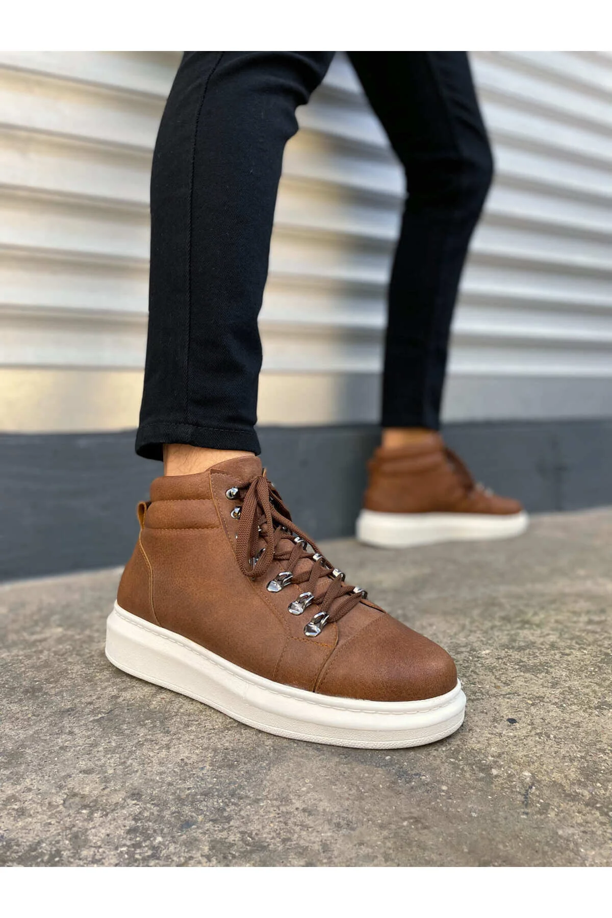 چکمه و بوت چکمه‌های ورزشی مردانه زیره ارتوپدی OTTAWA LACED CBT برنزه Mhoda Shoes