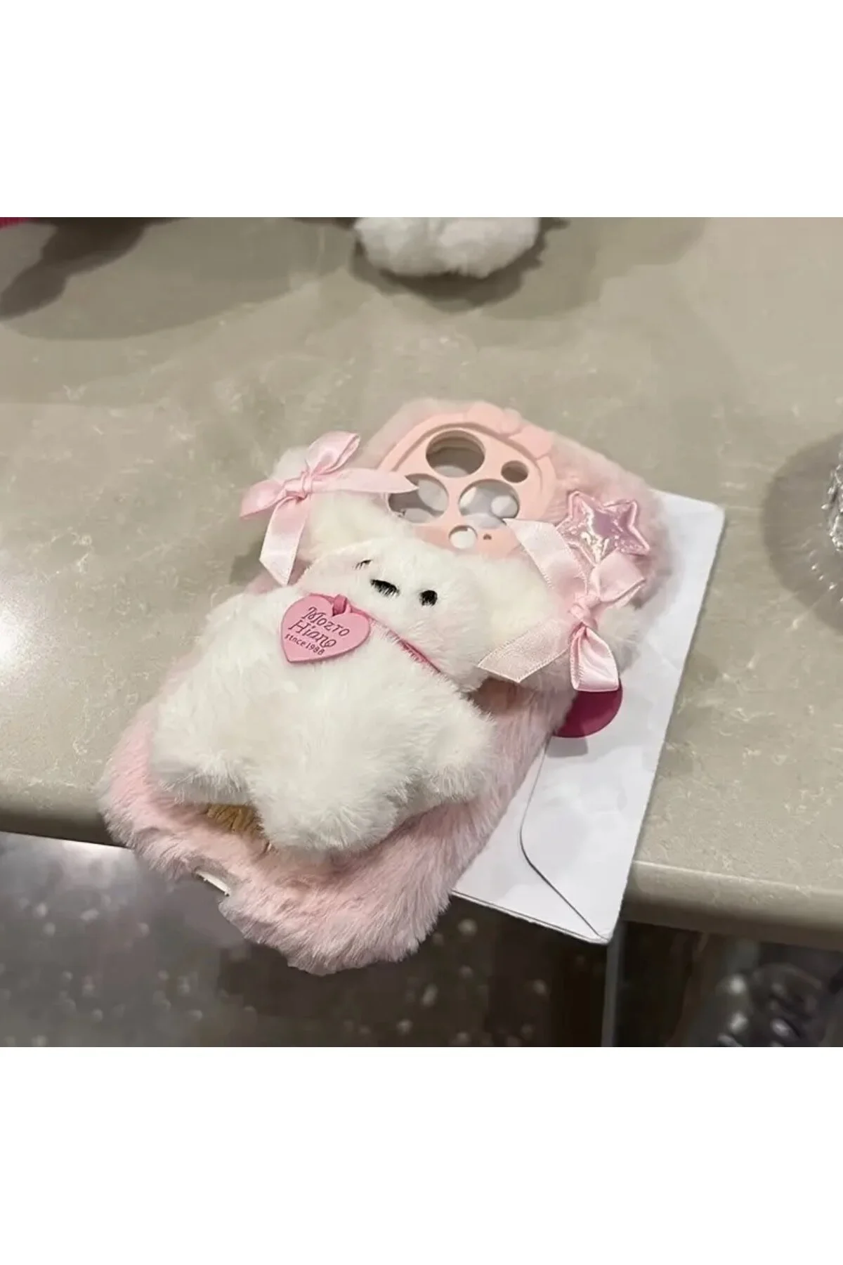 کاور و قاب گوشی صورتی آیفون 15 پرو مکس با خرس عروسکی پرزدار – نرم زیبا طراحی محافظ Paw Butik