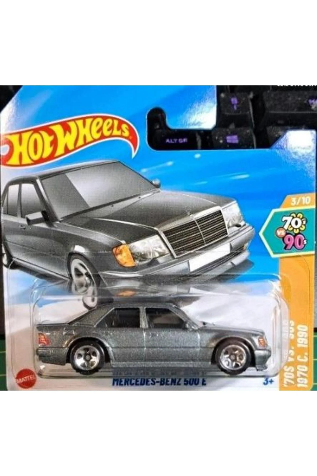 ماشین اسباب بازی خودروهای تک مرسدس بنز 500 E JBB60 دهه 70 در مقابل 90 از ترکیه HOT WHEELS
