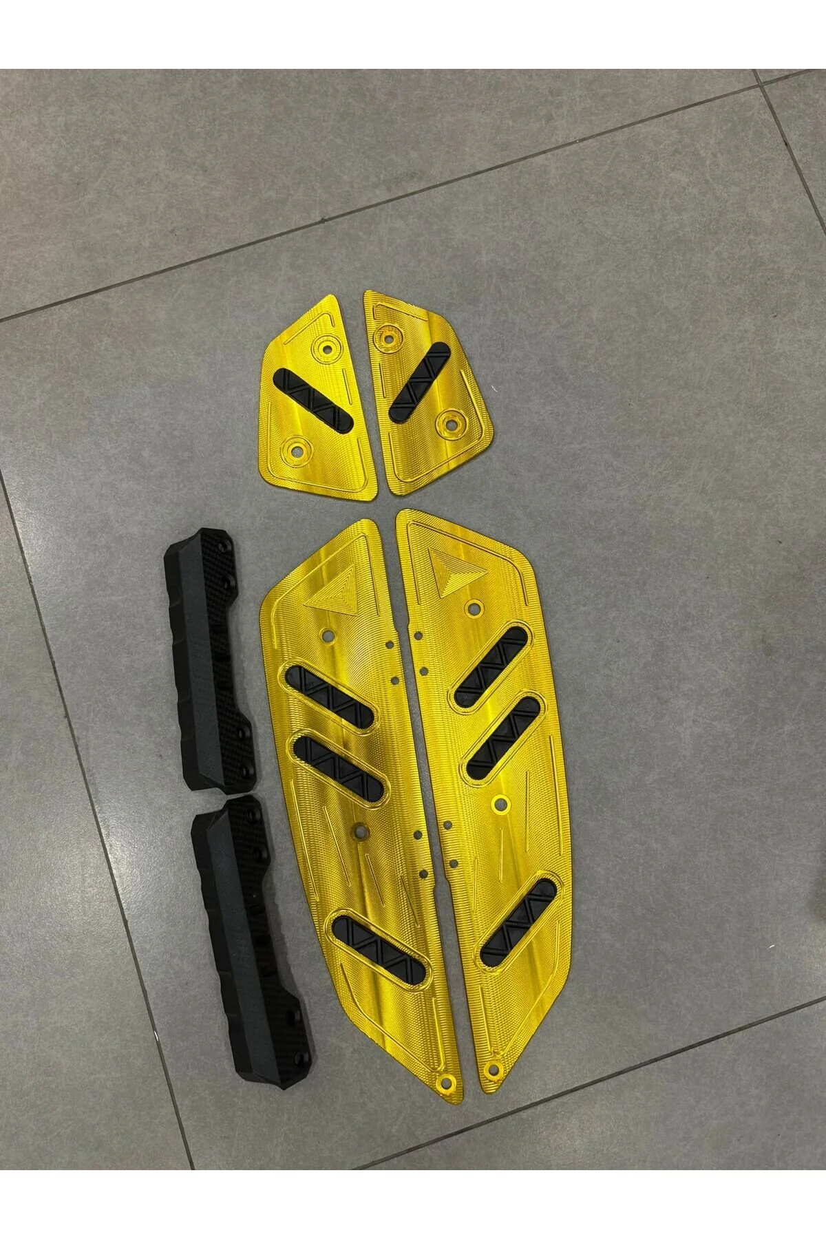 ست لوازم جانبی موتورسیکلت HONDA PCX 2025 STEP SET GOLD Doğuş