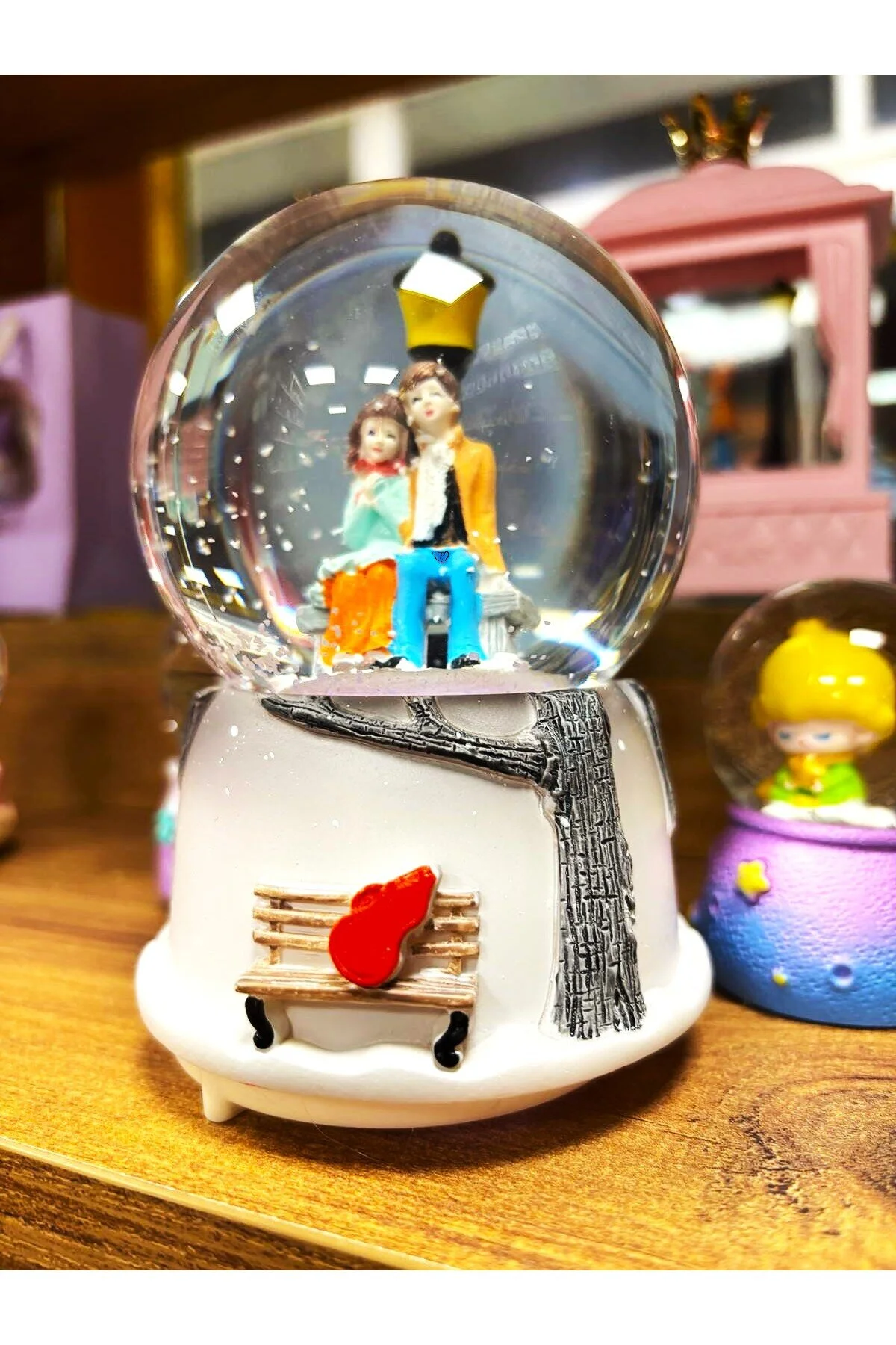 گوی برفی چراغ خیابانی WINTER TALE شب ویژه برای عاشقان گلوب با اندازه متوسط با نور و موسیقی از ترکیه GNR