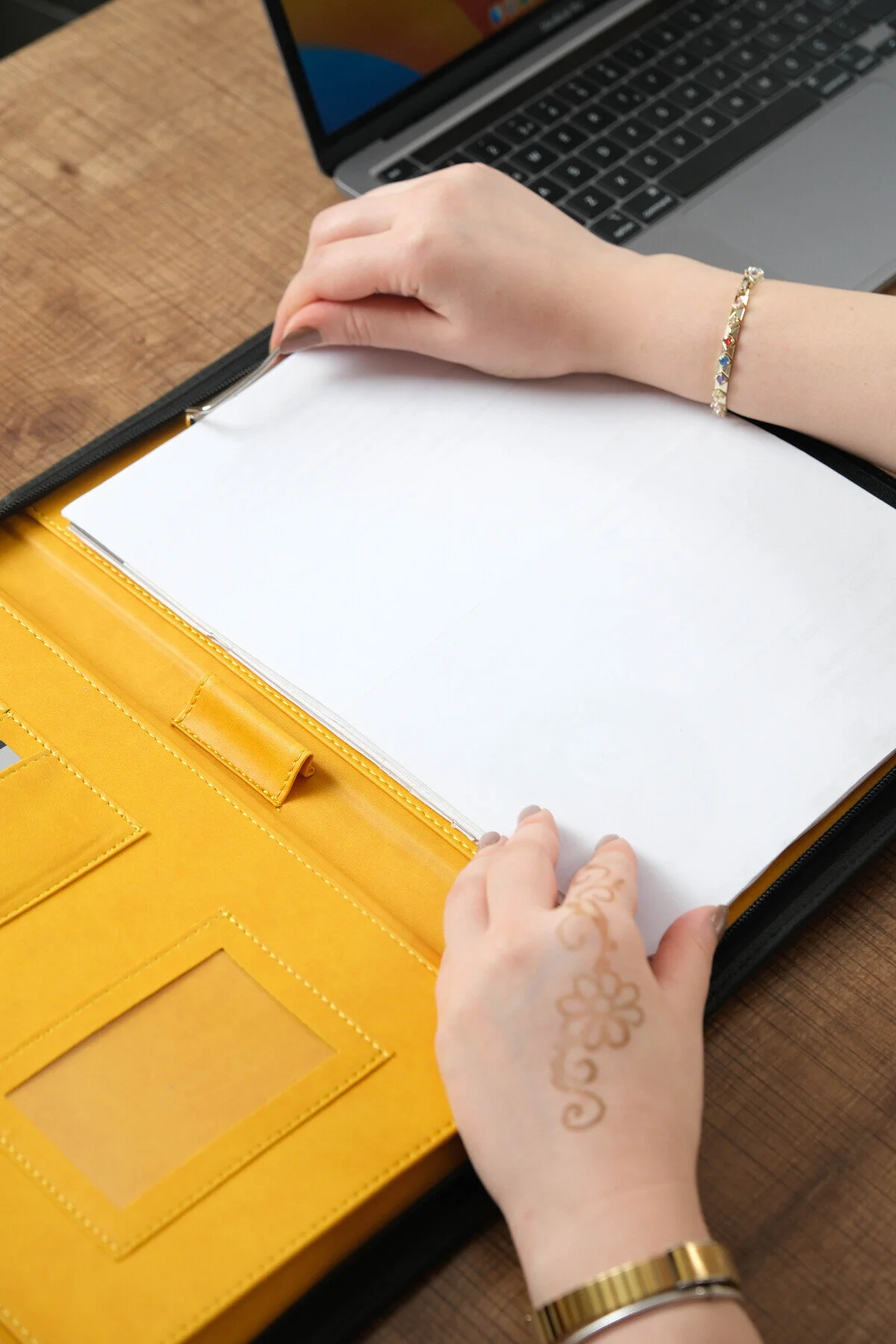 کیف لپ تاپ و اسناد لپ‌تاپ مک‌بوک 13 13.3 13.6 14 اینچی PU چرمی IPAD ORGANIZER CASE MINTDSGN