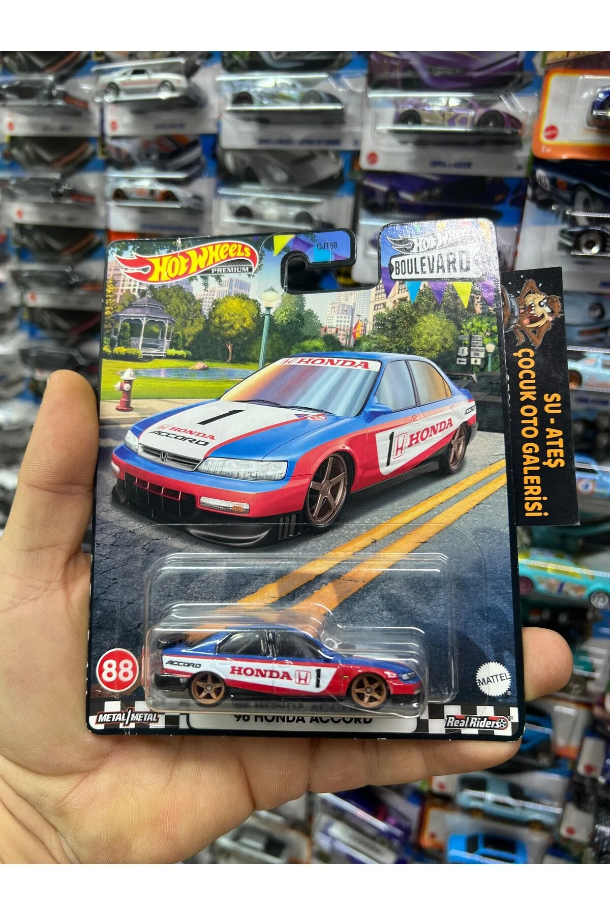 ماشین اسباب بازی 96 هوندا آکورد بلوار شماره 88 HOT WHEELS