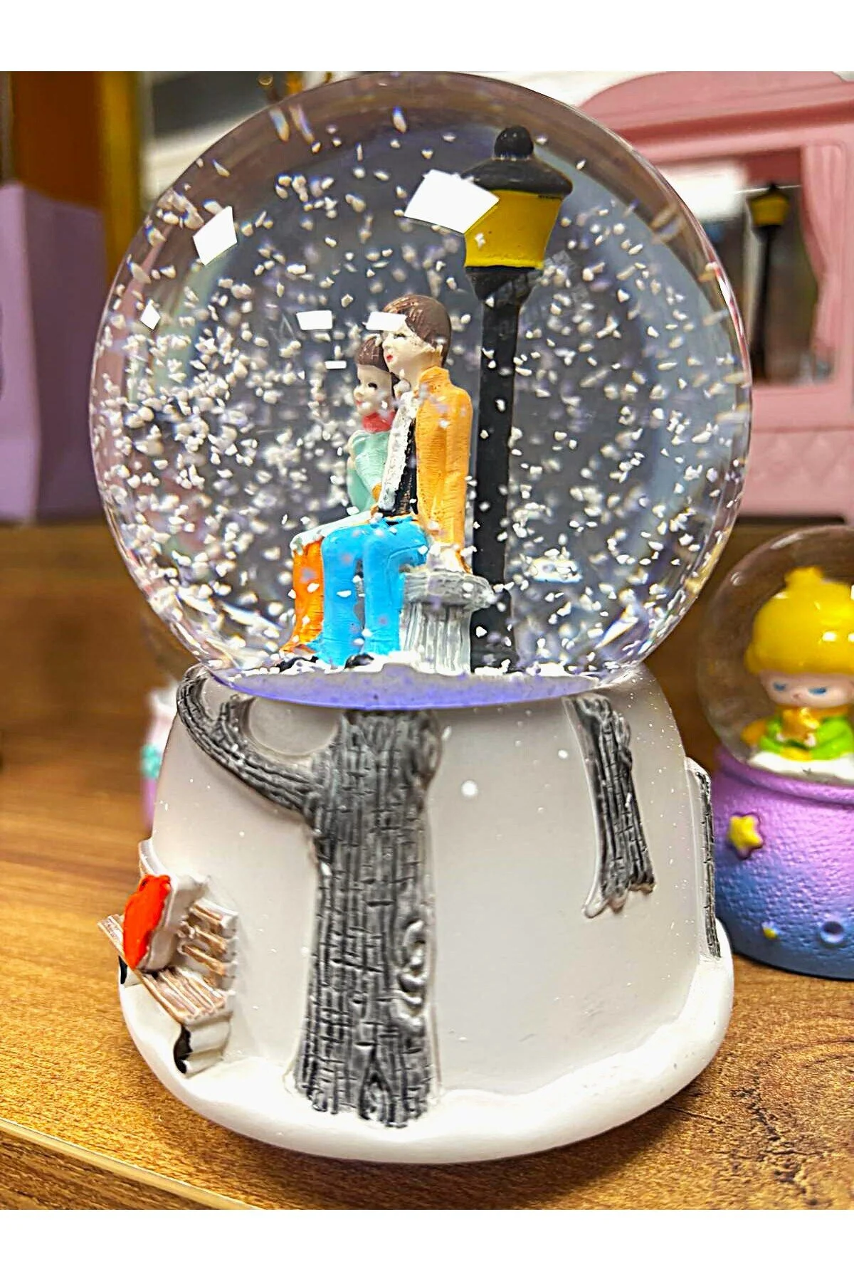 گوی برفی چراغ خیابانی WINTER TALE شب ویژه برای عاشقان گلوب با اندازه متوسط با نور و موسیقی از ترکیه GNR
