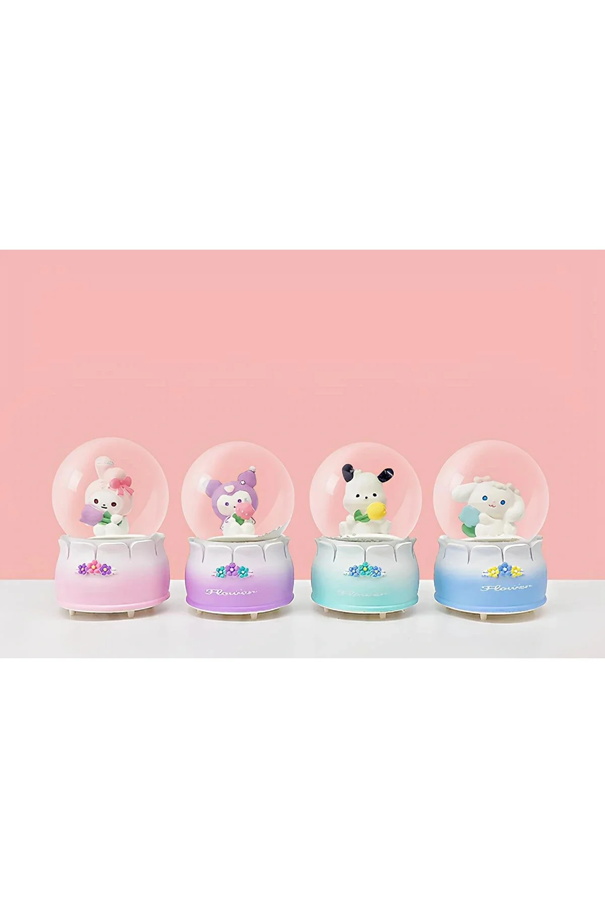 گوی برفی KUROMI LIGHTED SNOW GLOBE 9CM ALK3398 از ترکیه Epilons