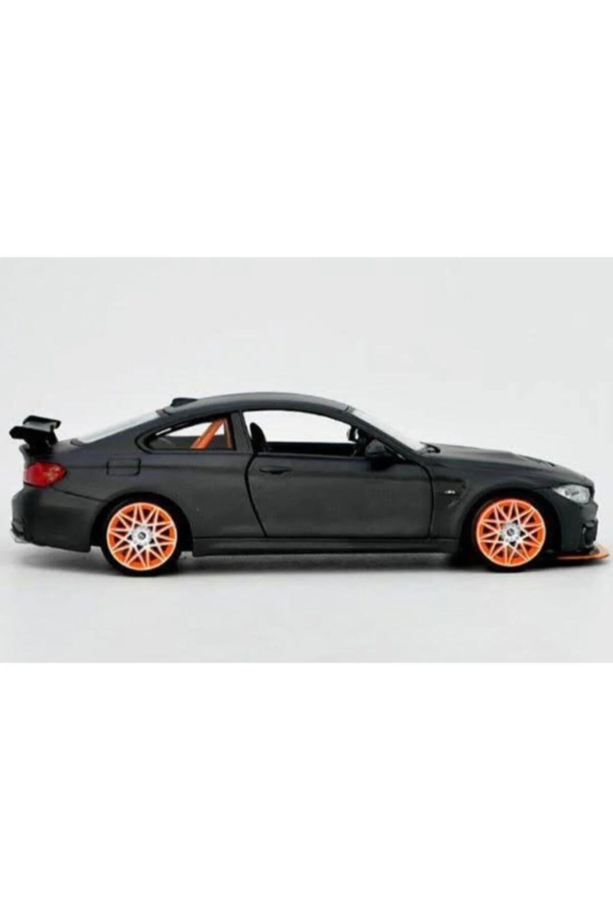 مدل خودرو ماشین MAISTO BMW M4 GTS 1:24 اورجینال Mercedes