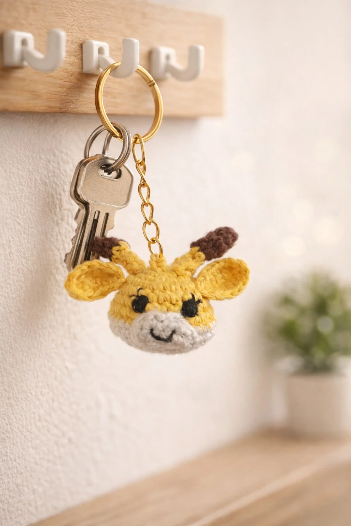 جلیقه کلید 🦒 جاکلیدی زرافه آمیگورومی دست ساز – زیبا با فیگورهای بافتنی Handmade