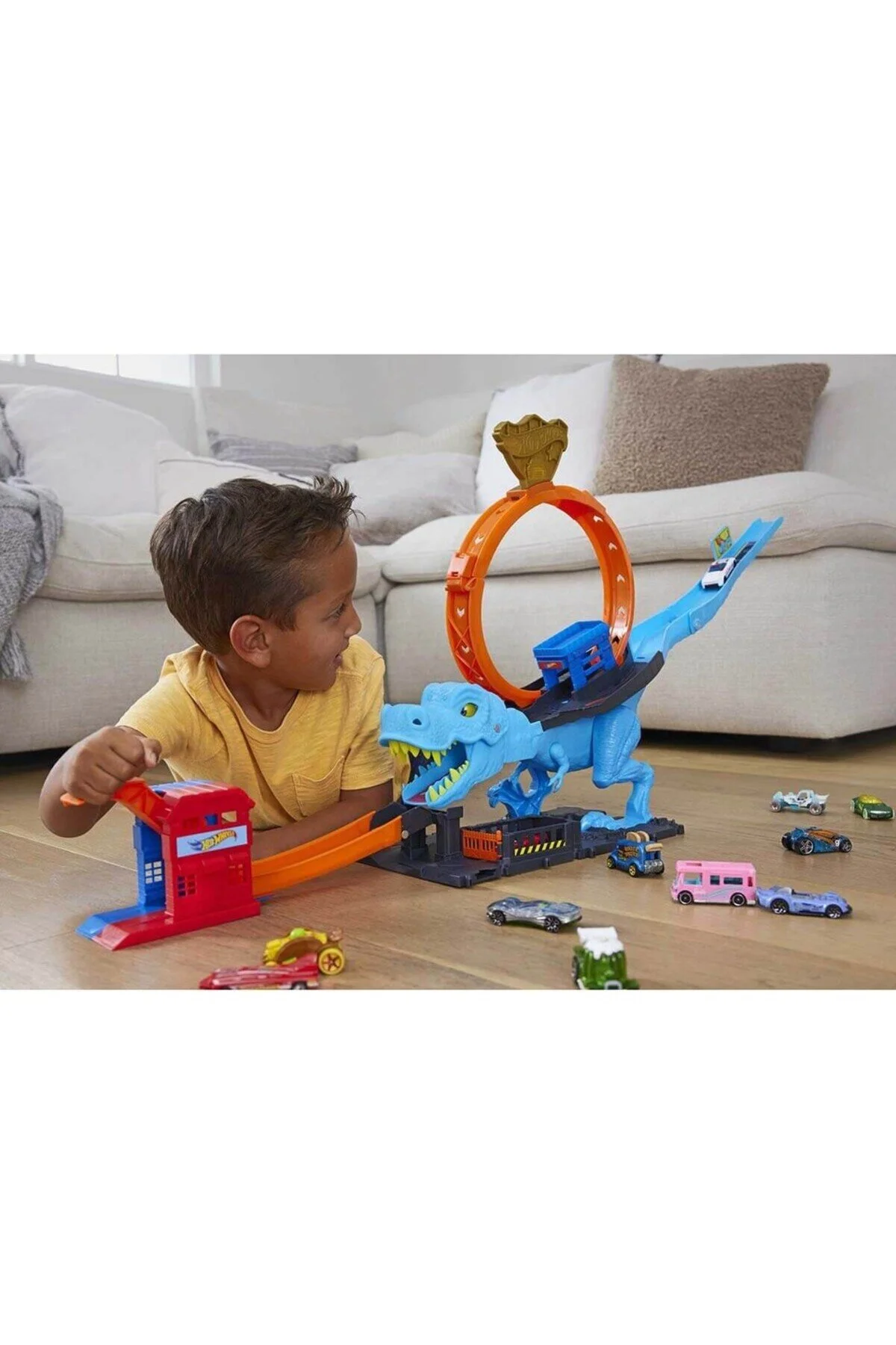 اسباب بازی های فیگور دیگر مجموعه مبارزه دایناسور HOT WHEELS