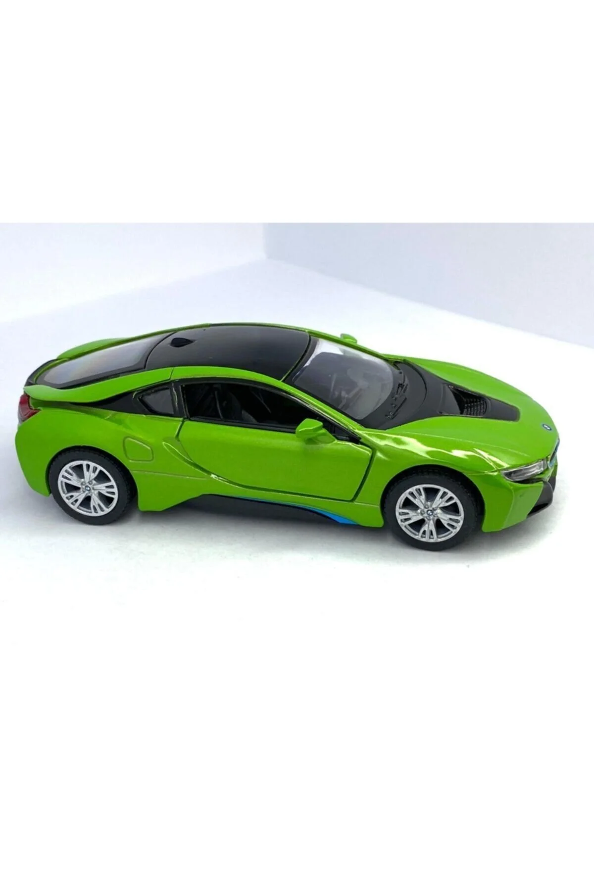 ماشین اسباب بازی BMW I8 چک 5 اینچ اینچ. مدل دارای مجوز 1:36 Kinsmart