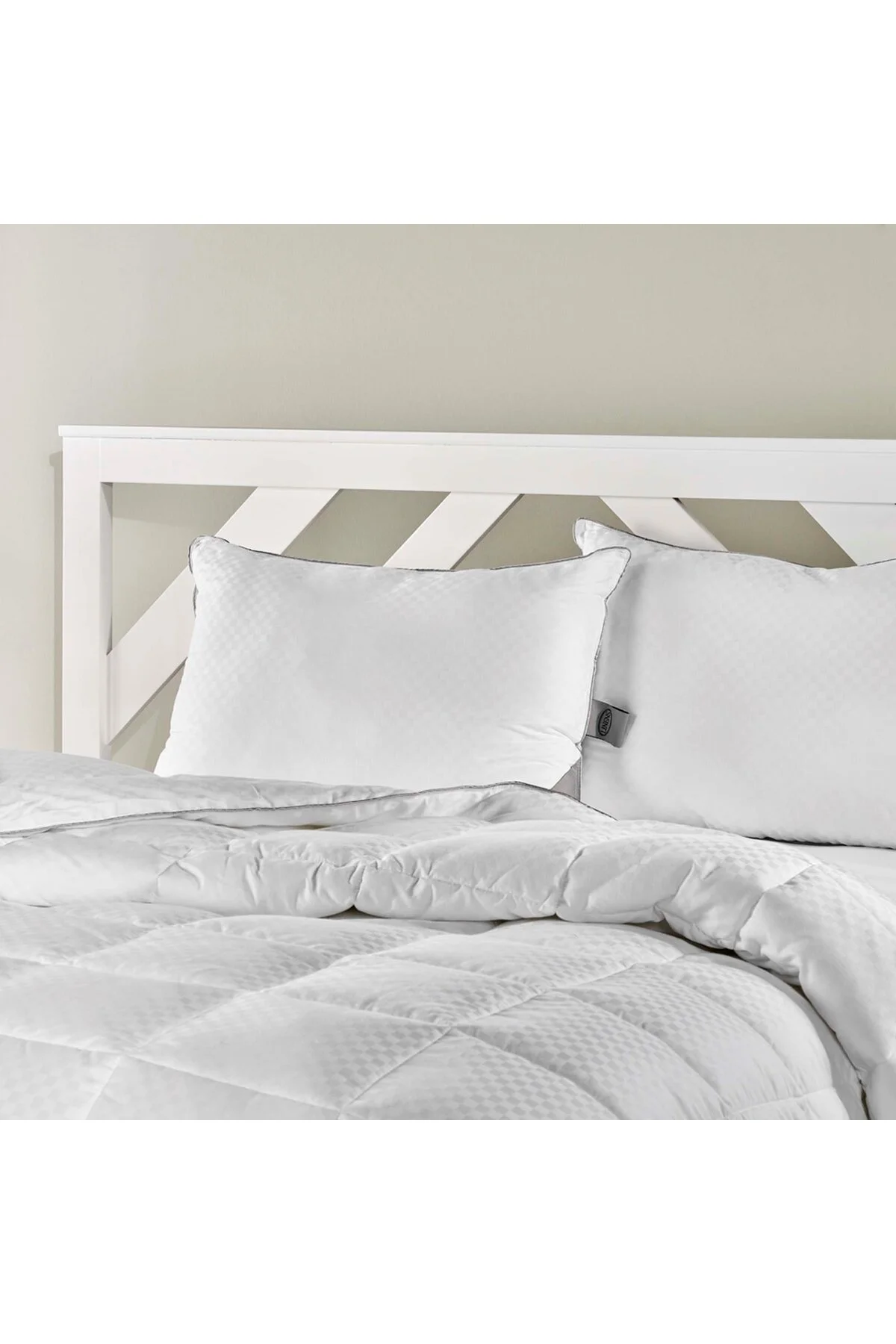 بالش سفید استاندارد فیبر مهره اورجینال Linens
