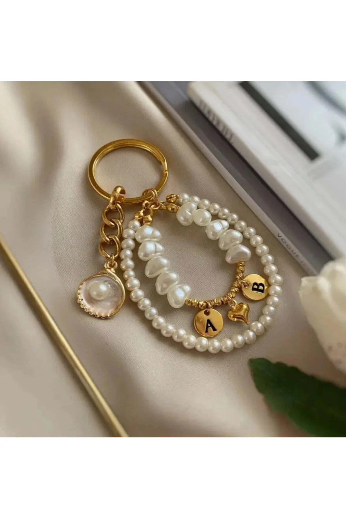 جلیقه کلید جاکلیدی دو حرفی OYSTER CHARM Nowadays