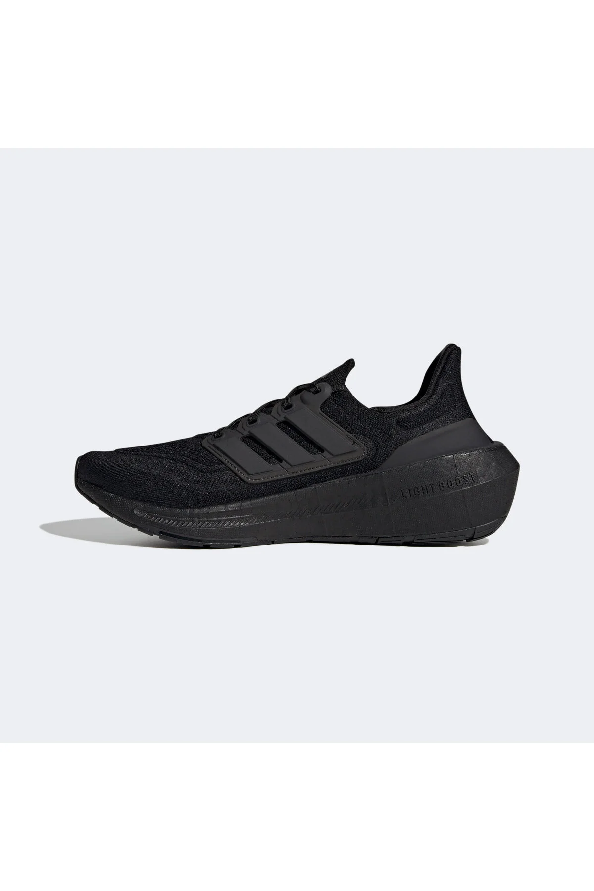 کفش مردانه ورزشی سیاه پوست Ultraboost آدیداس adidas