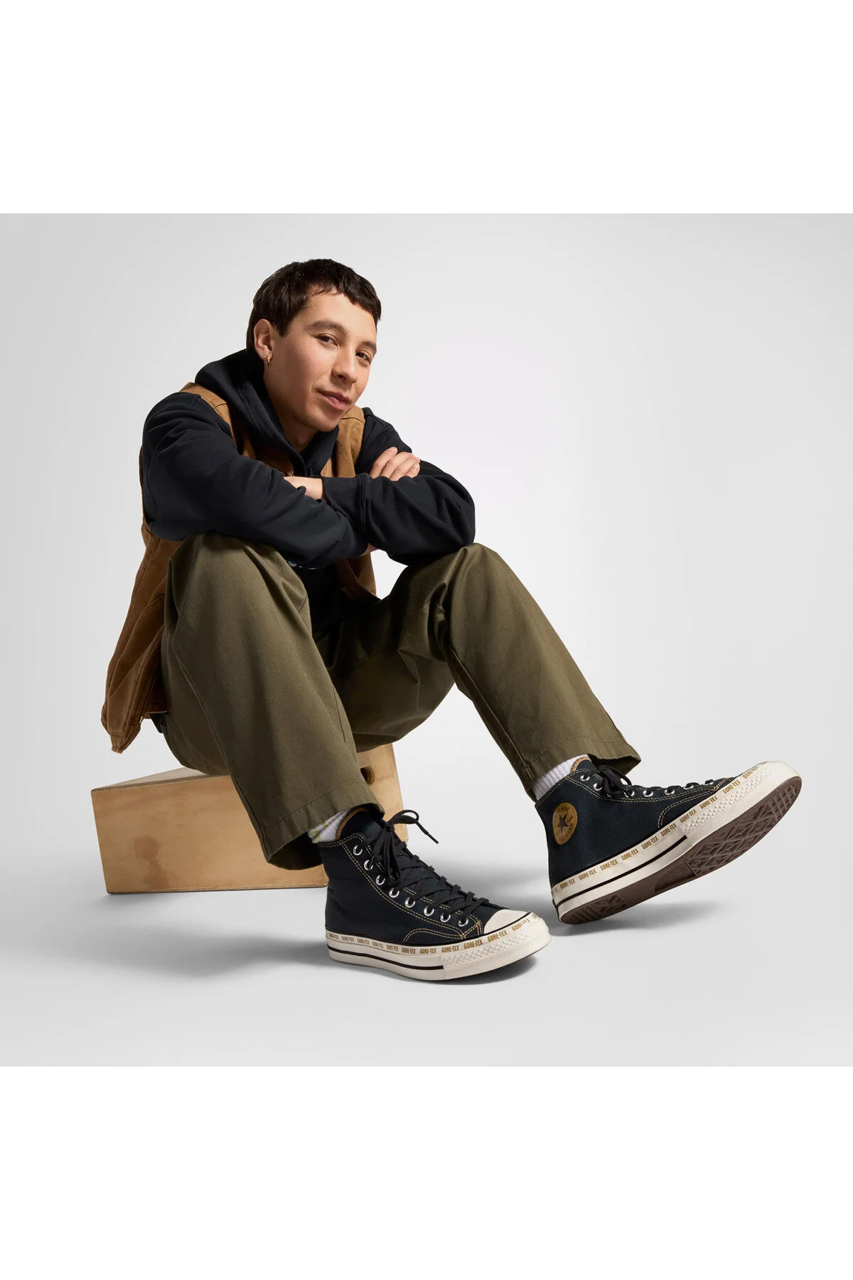 اسنیکر کفش ورزشی یونیسکس سیاه چاک 70 گورتکس کانورس Converse