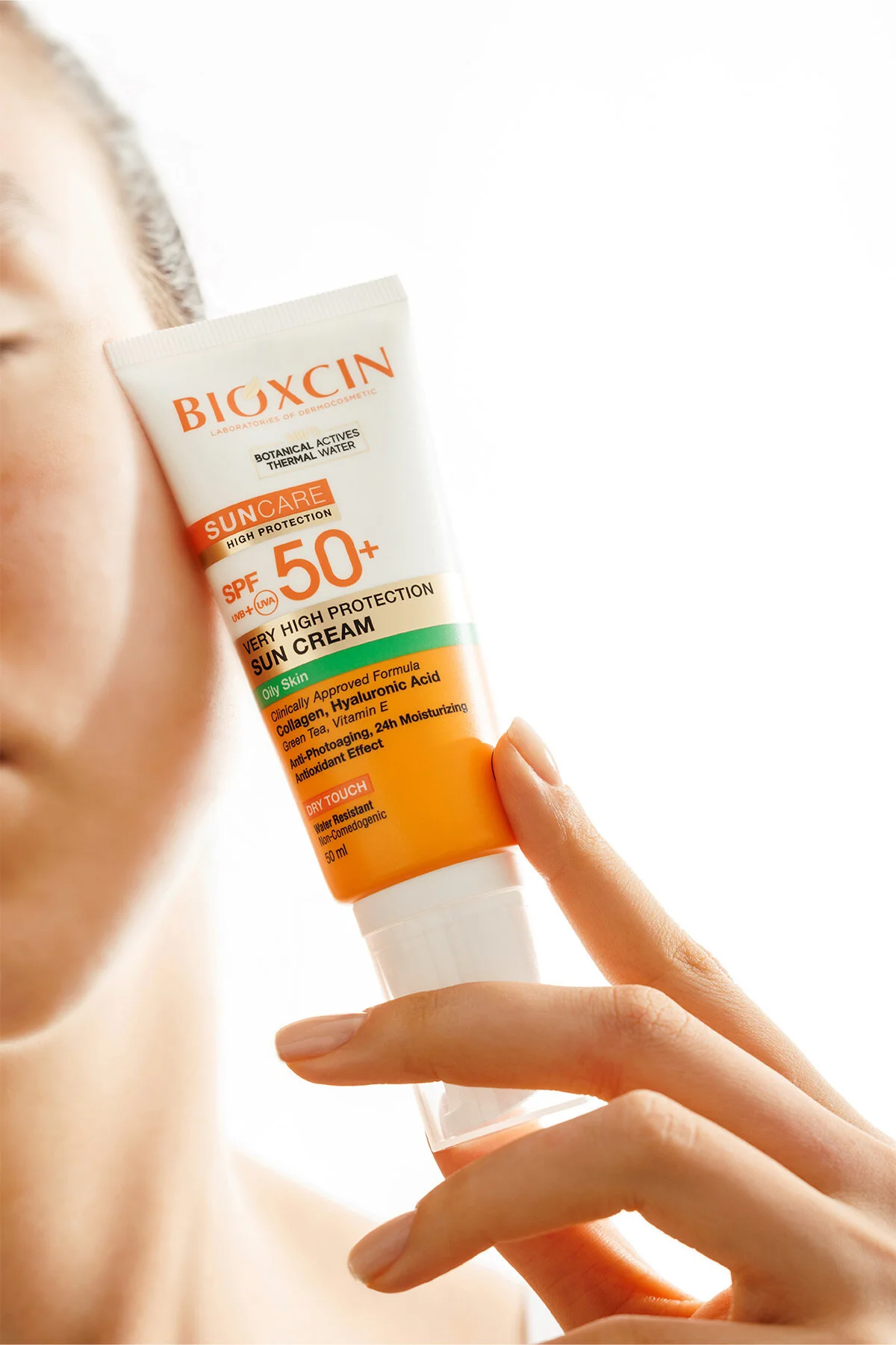 Bioxcin کرم ضدآفتاب پوست چرب با SPF 50+ و حفاظت بالا 50 میلی لیتر کلاژن تاچ خشک