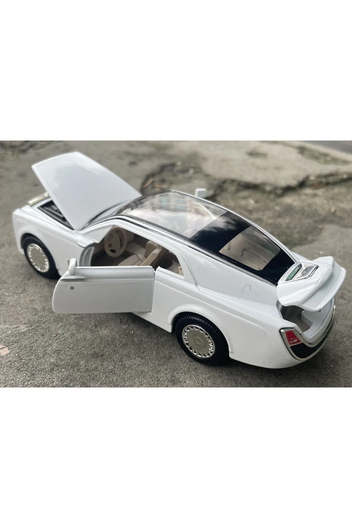 ماشین اسباب بازی ROLLS ROYCE SWEPTAIL 1:36 SCALE METAL PULL AND DROP TOY CAR WITH SOUND LIGHT WHITE İnternet Oyuncak