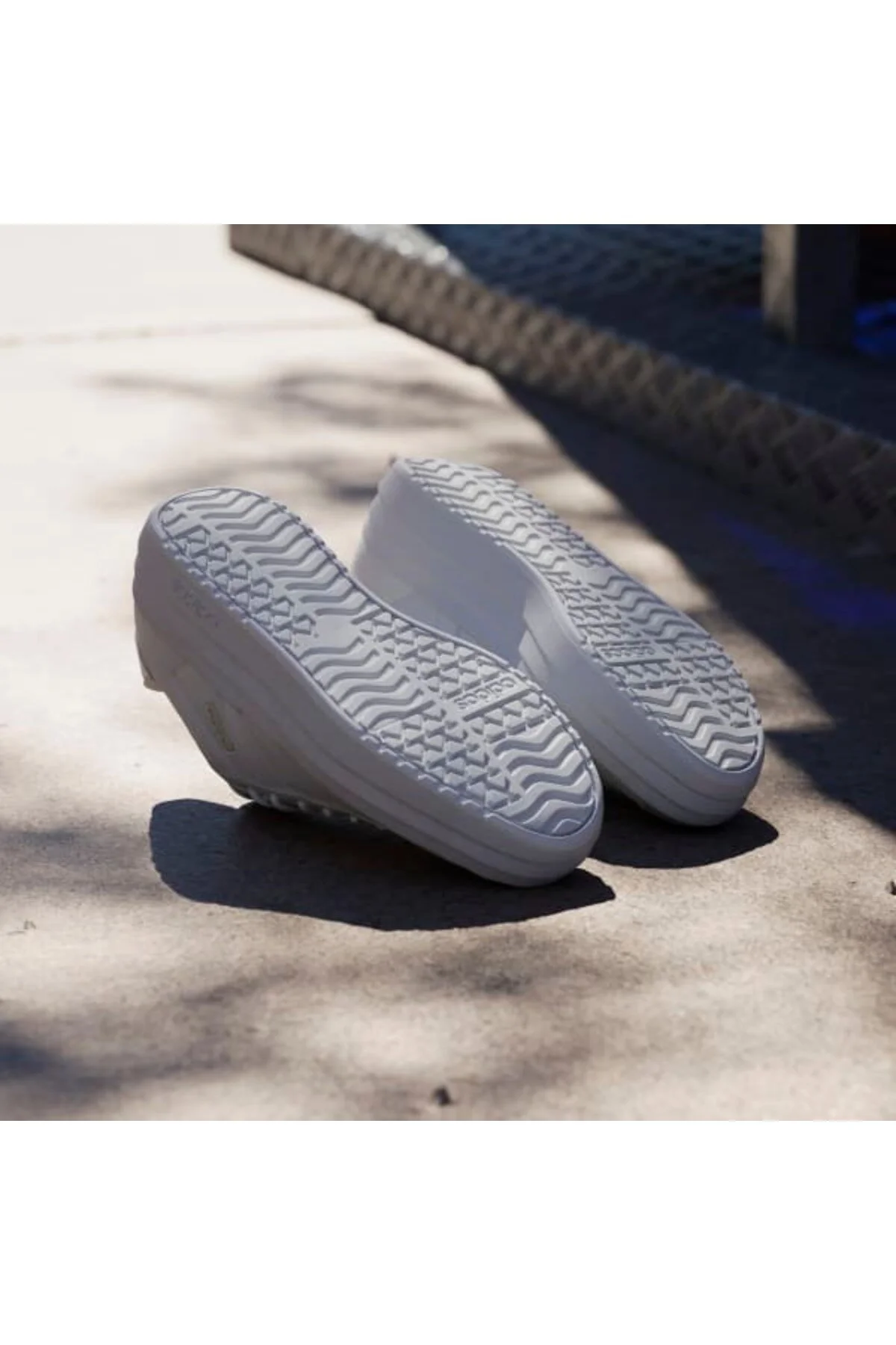 کفش پیاده روی زنانه ورزشی روزانه VL دادگاه جسورانه IH3082 آدیداس adidas