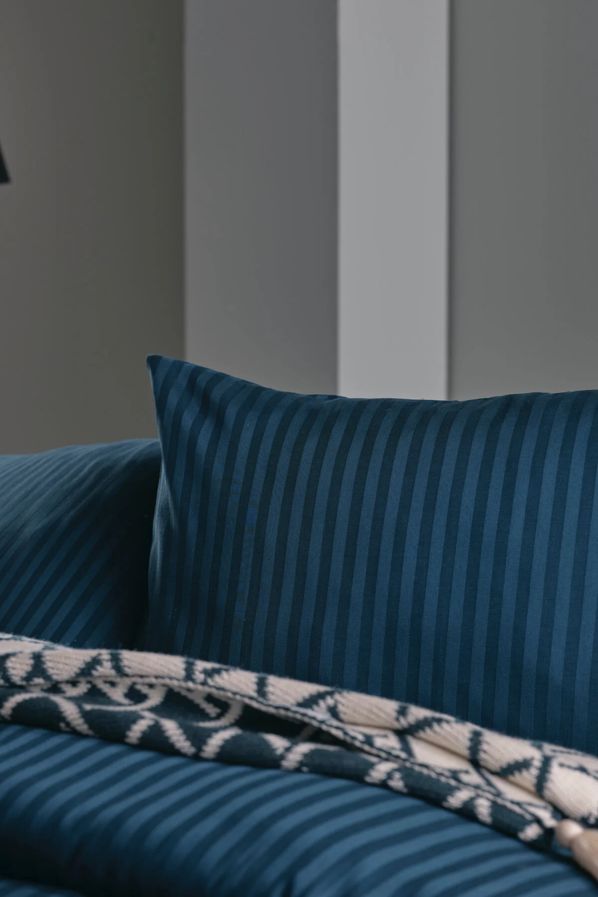کاور لحاف دو نفره آبی سرویس روتختی جلد دوتایی ساتن Artline مجموعه پادشاه شما Doqu Home