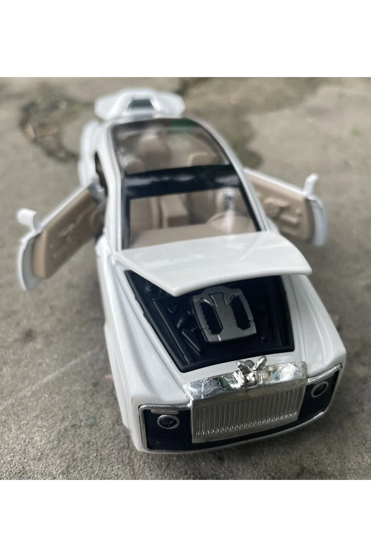 ماشین اسباب بازی ROLLS ROYCE SWEPTAIL 1:36 SCALE METAL PULL AND DROP TOY CAR WITH SOUND LIGHT WHITE İnternet Oyuncak