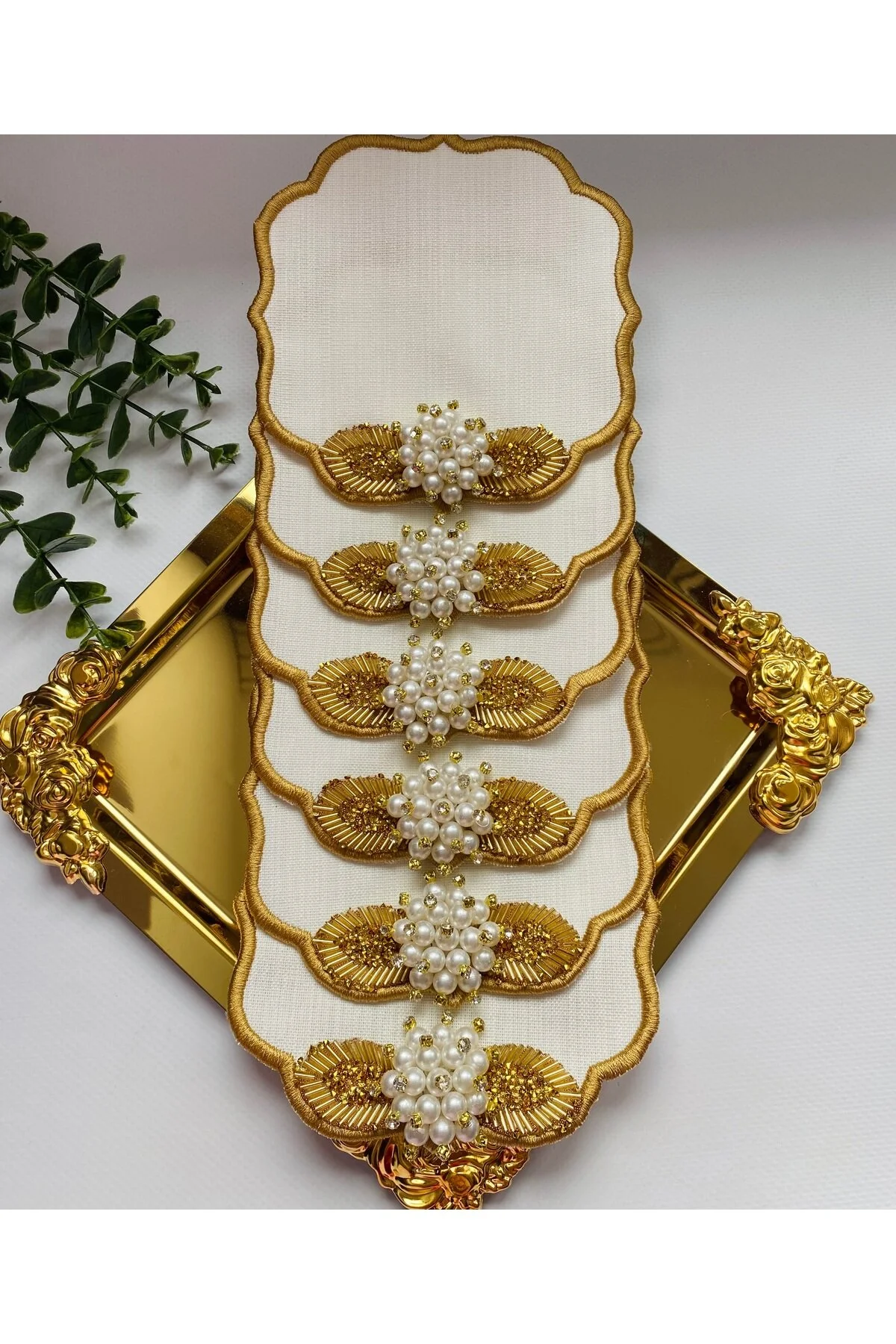 رانر و زیر بشقابی دستمال سفره کوکتل قهوه همچنین قطعات ارائه 6 طلا ELÇİÇEK HOME