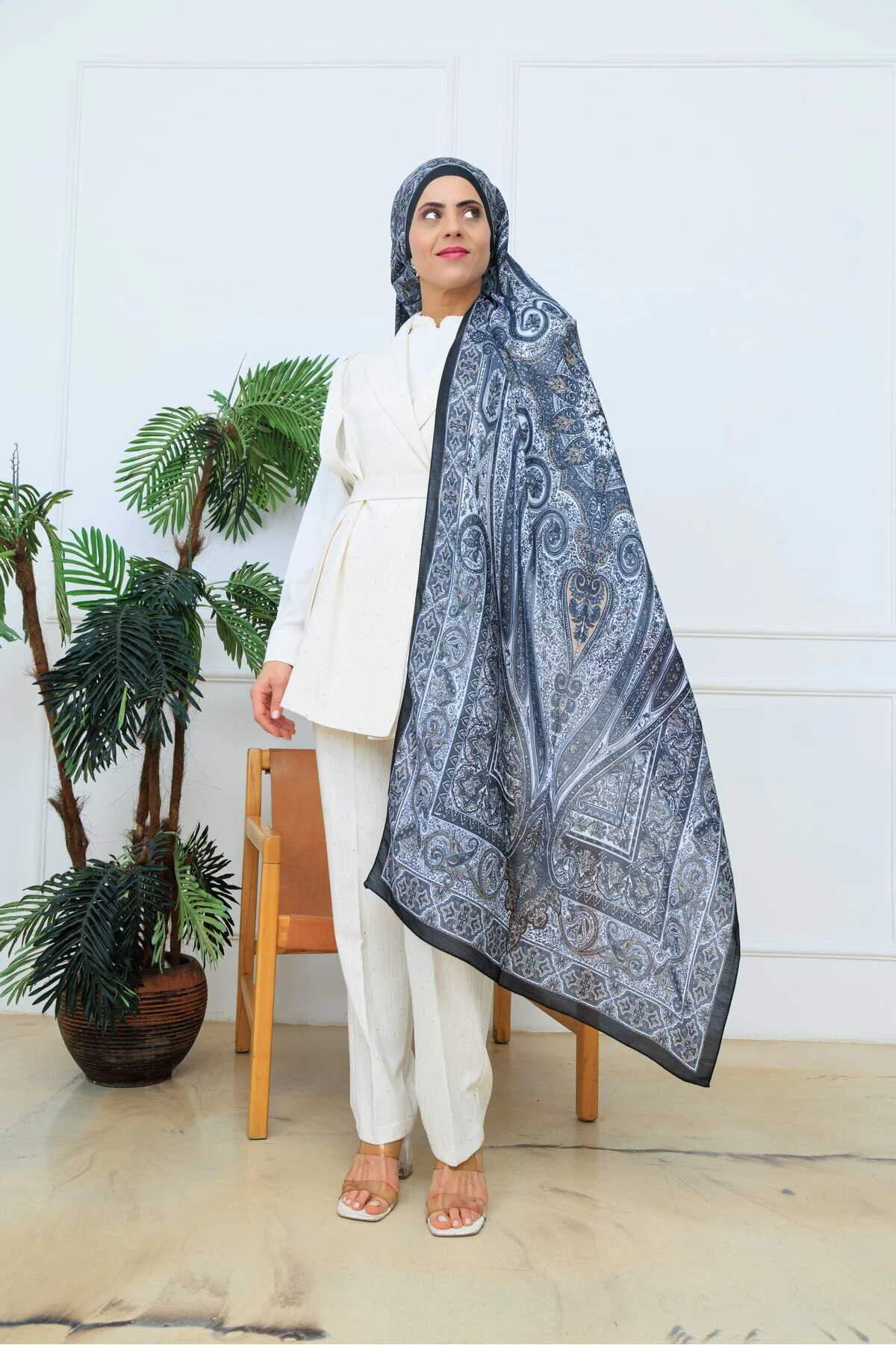شال راسو مشکی نخی با طرح رترو قومی 70X180CM aldyoo