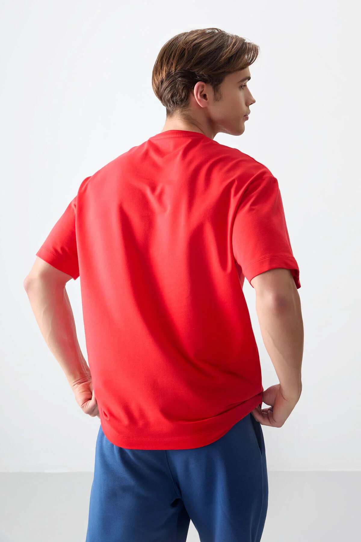 تی شرت مردانه فیستا پنبه ضخیم بافت نرم و مشرف به لباس T SHIRT طرح دار 88373 Air Jones