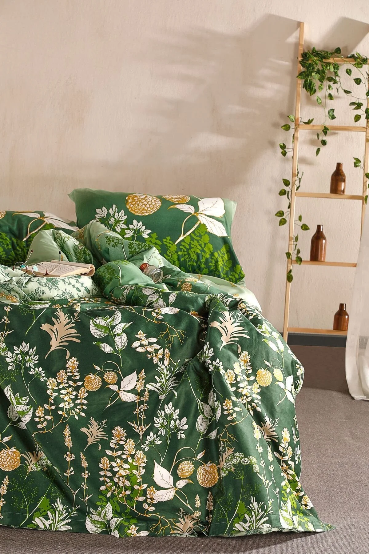 کاور لحاف دو نفره سبز سرویس روتختی جلوی جلد دوتایی ساتن درخشش گل رز برابر Doqu Home