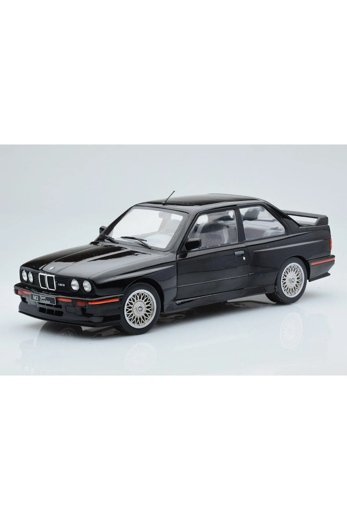 مدل خودرو 1:18 1990 BMW M3 SPORT EVO E30 اورجینال Solido