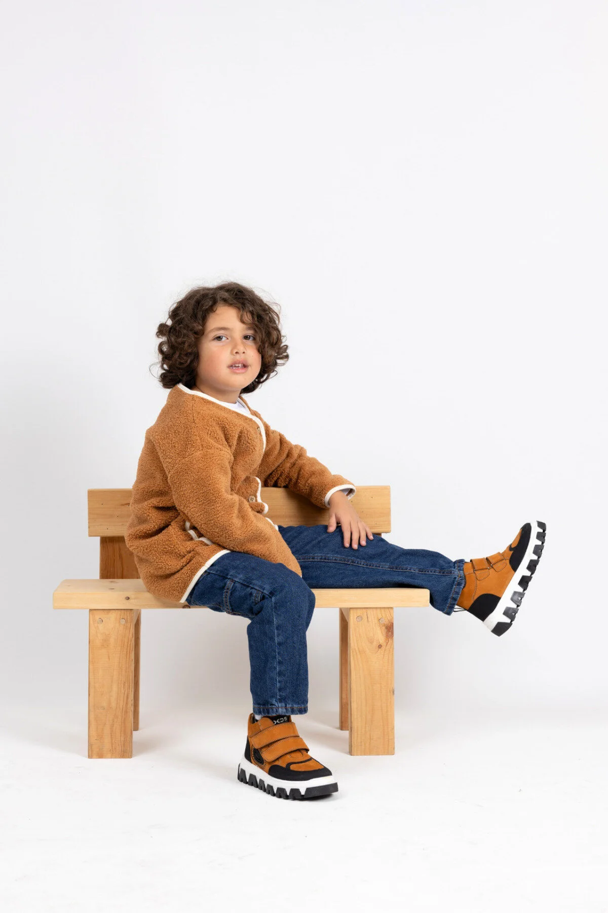 چکمه و بوت پسرانه چرم طبیعی دوبل توسکانا رنگ قهوه ای مایل به زرد kids A more